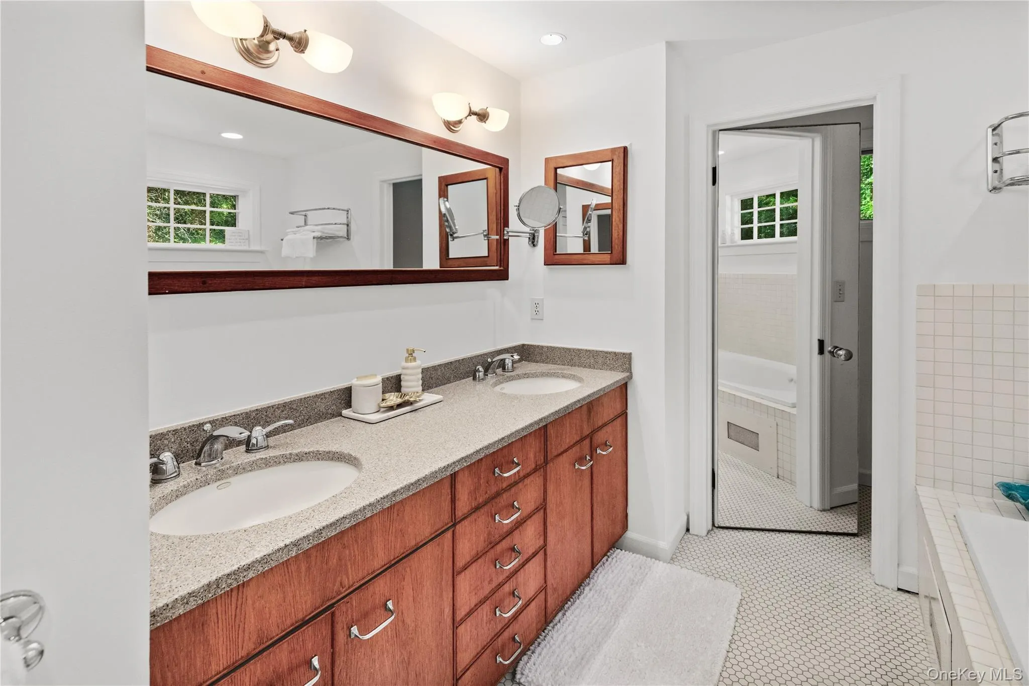 197 Hog Creek Road, East Hampton, NY, 3 Bedrooms Bedrooms, 8 Rooms Rooms,2 BathroomsBathrooms,Residential Lease,For Rent,Hog Creek,0,984521 197 Hog Creek Road, East Hampton, NY, 3 Bedrooms Bedrooms, 8 Rooms Rooms,2 BathroomsBathrooms,Residential Lease,For Rent,Hog Creek,0,984521
