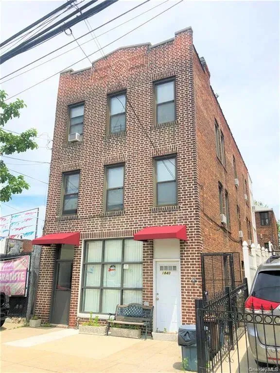 1840 Bronxdale Avenue, New York, NY, 3 Bedrooms Bedrooms, 6 Rooms Rooms,1 BathroomBathrooms,Residential Lease,For Rent,Bronxdale,0,984535 1840 Bronxdale Avenue, New York, NY, 3 Bedrooms Bedrooms, 6 Rooms Rooms,1 BathroomBathrooms,Residential Lease,For Rent,Bronxdale,0,984535