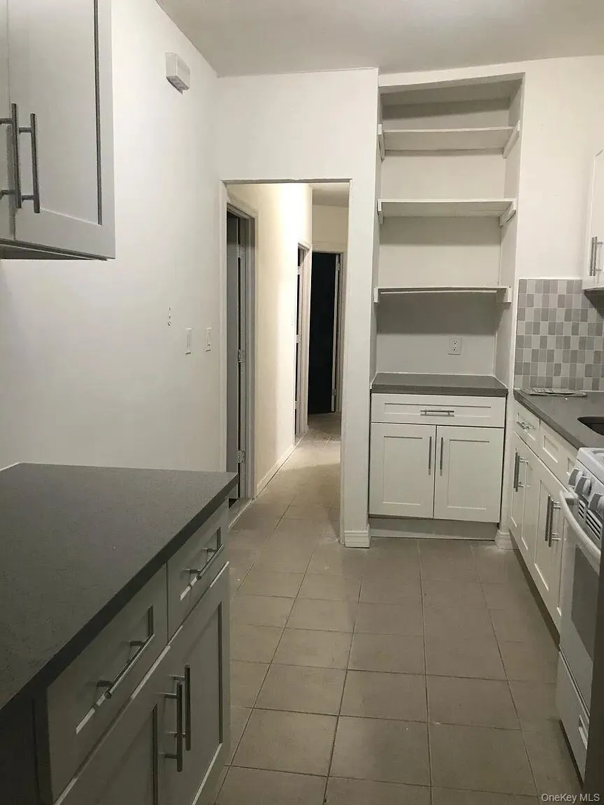1840 Bronxdale Avenue, New York, NY, 3 Bedrooms Bedrooms, 6 Rooms Rooms,1 BathroomBathrooms,Residential Lease,For Rent,Bronxdale,0,984535 1840 Bronxdale Avenue, New York, NY, 3 Bedrooms Bedrooms, 6 Rooms Rooms,1 BathroomBathrooms,Residential Lease,For Rent,Bronxdale,0,984535