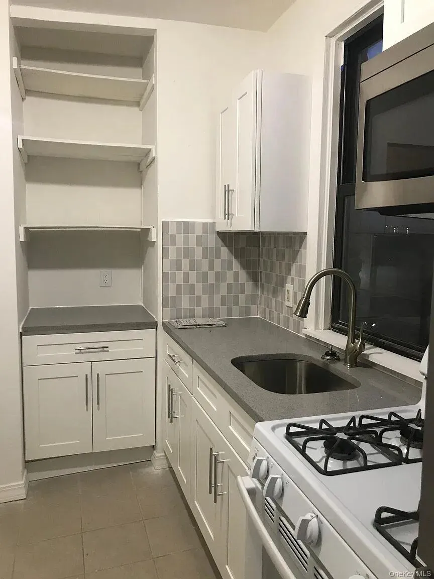1840 Bronxdale Avenue, New York, NY, 3 Bedrooms Bedrooms, 6 Rooms Rooms,1 BathroomBathrooms,Residential Lease,For Rent,Bronxdale,0,984535 1840 Bronxdale Avenue, New York, NY, 3 Bedrooms Bedrooms, 6 Rooms Rooms,1 BathroomBathrooms,Residential Lease,For Rent,Bronxdale,0,984535