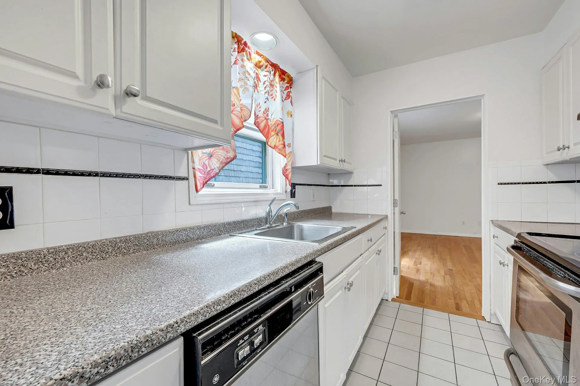417 City Island Avenue, New York, NY, 2 Bedrooms Bedrooms, 5 Rooms Rooms,1 BathroomBathrooms,Residential Lease,For Rent,City Island,0,984543 417 City Island Avenue, New York, NY, 2 Bedrooms Bedrooms, 5 Rooms Rooms,1 BathroomBathrooms,Residential Lease,For Rent,City Island,0,984543