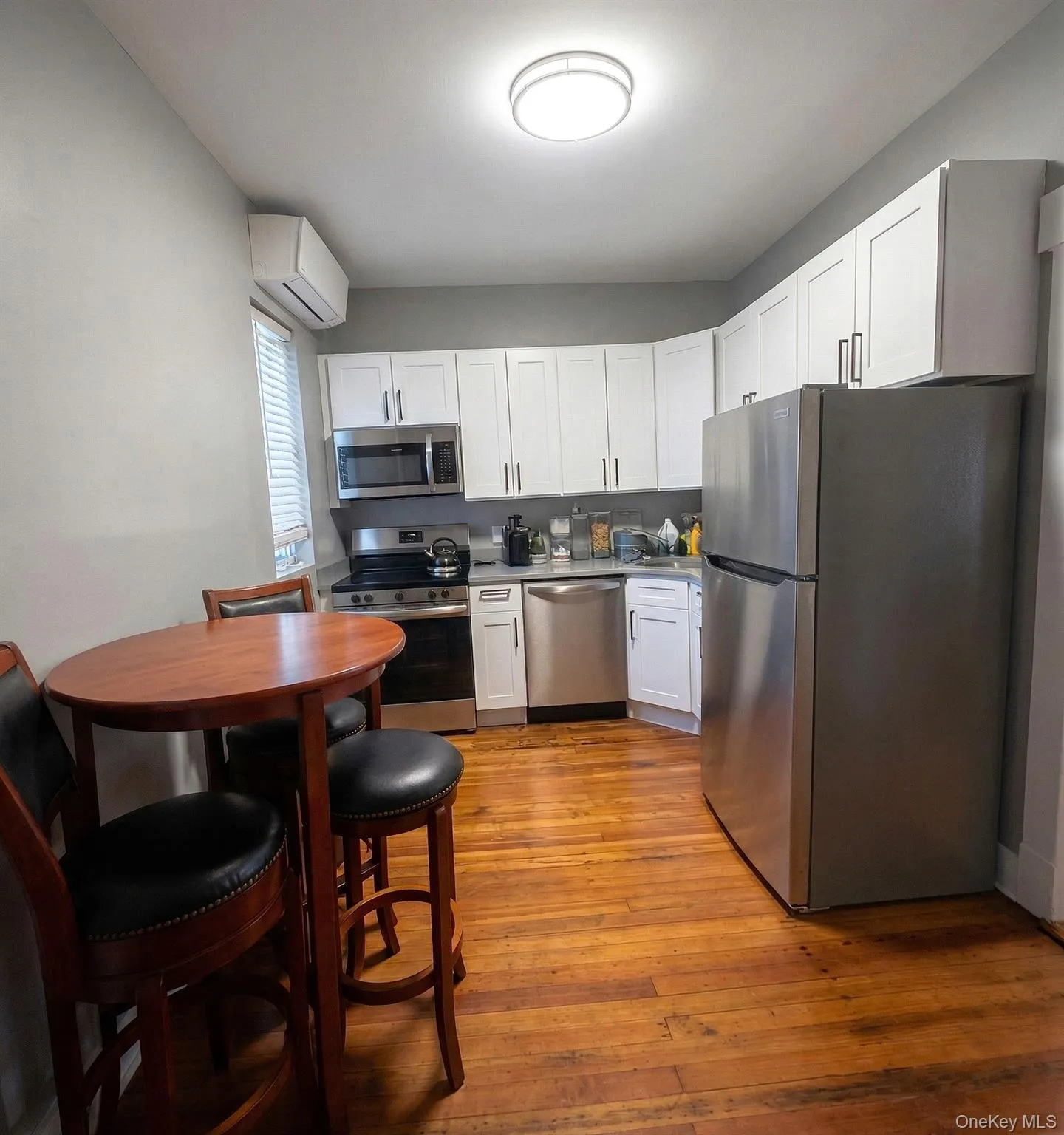 52 Maple Place, Babylon, NY, 2 Bedrooms Bedrooms, 3 Rooms Rooms,1 BathroomBathrooms,Residential Lease,For Rent,Maple,0,984546 52 Maple Place, Babylon, NY, 2 Bedrooms Bedrooms, 3 Rooms Rooms,1 BathroomBathrooms,Residential Lease,For Rent,Maple,0,984546