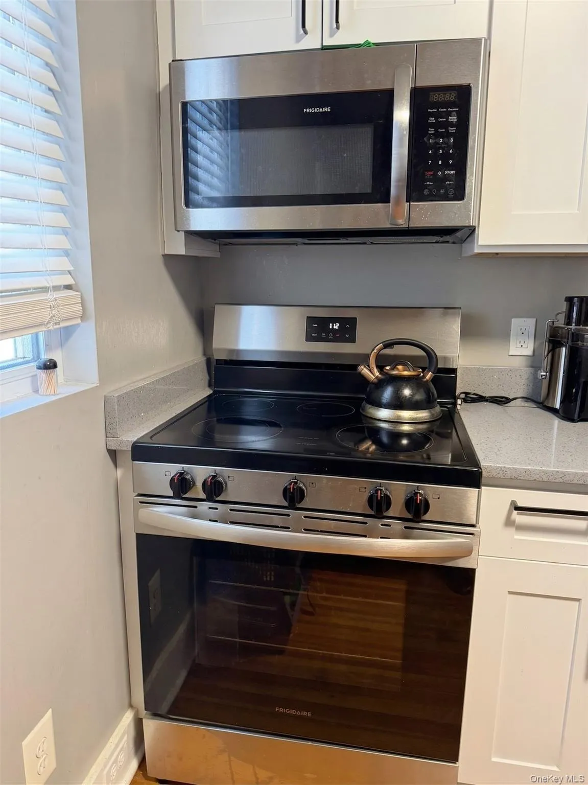 52 Maple Place, Babylon, NY, 2 Bedrooms Bedrooms, 3 Rooms Rooms,1 BathroomBathrooms,Residential Lease,For Rent,Maple,0,984546 52 Maple Place, Babylon, NY, 2 Bedrooms Bedrooms, 3 Rooms Rooms,1 BathroomBathrooms,Residential Lease,For Rent,Maple,0,984546