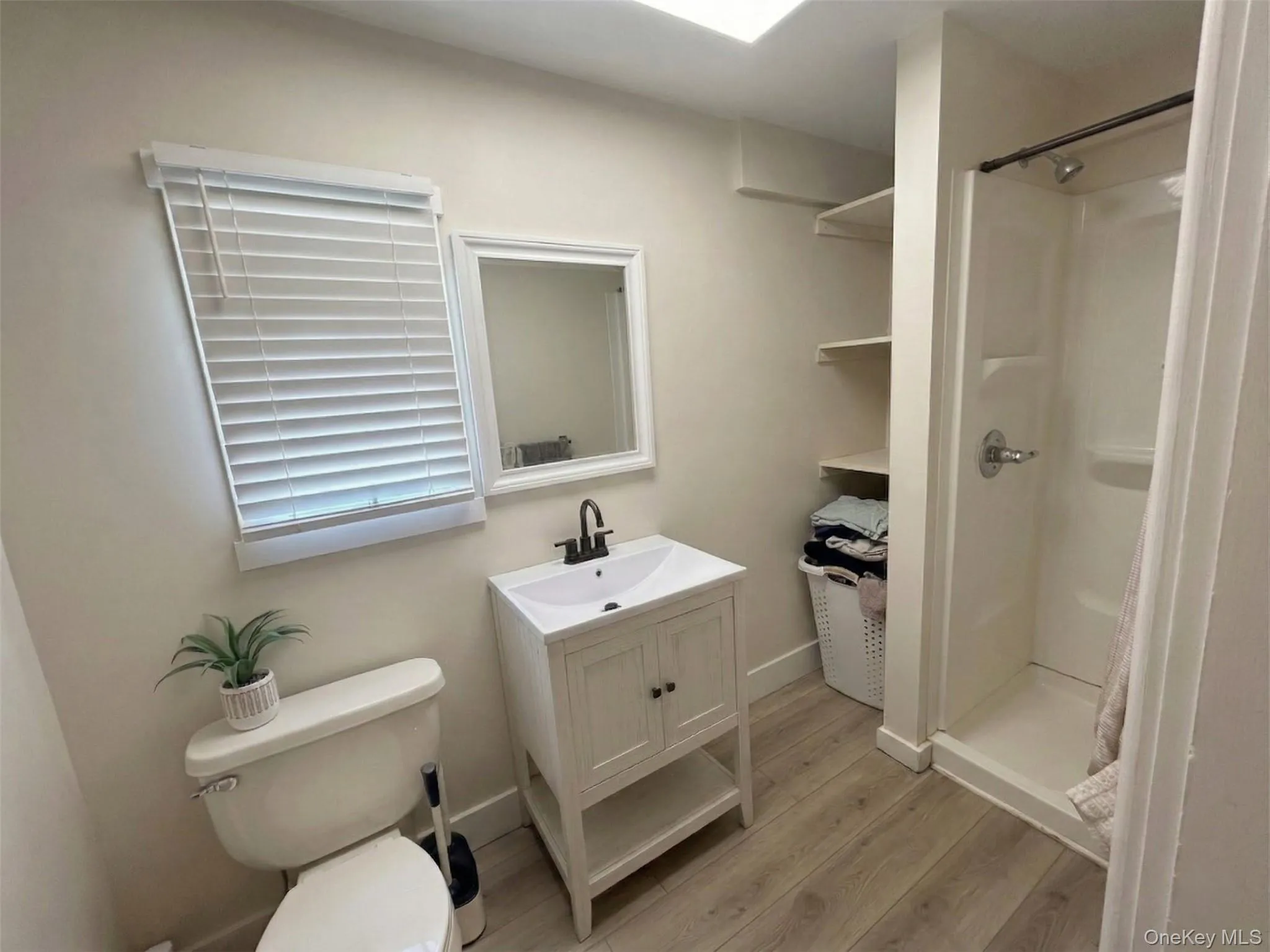 52 Maple Place, Babylon, NY, 2 Bedrooms Bedrooms, 3 Rooms Rooms,1 BathroomBathrooms,Residential Lease,For Rent,Maple,0,984546 52 Maple Place, Babylon, NY, 2 Bedrooms Bedrooms, 3 Rooms Rooms,1 BathroomBathrooms,Residential Lease,For Rent,Maple,0,984546