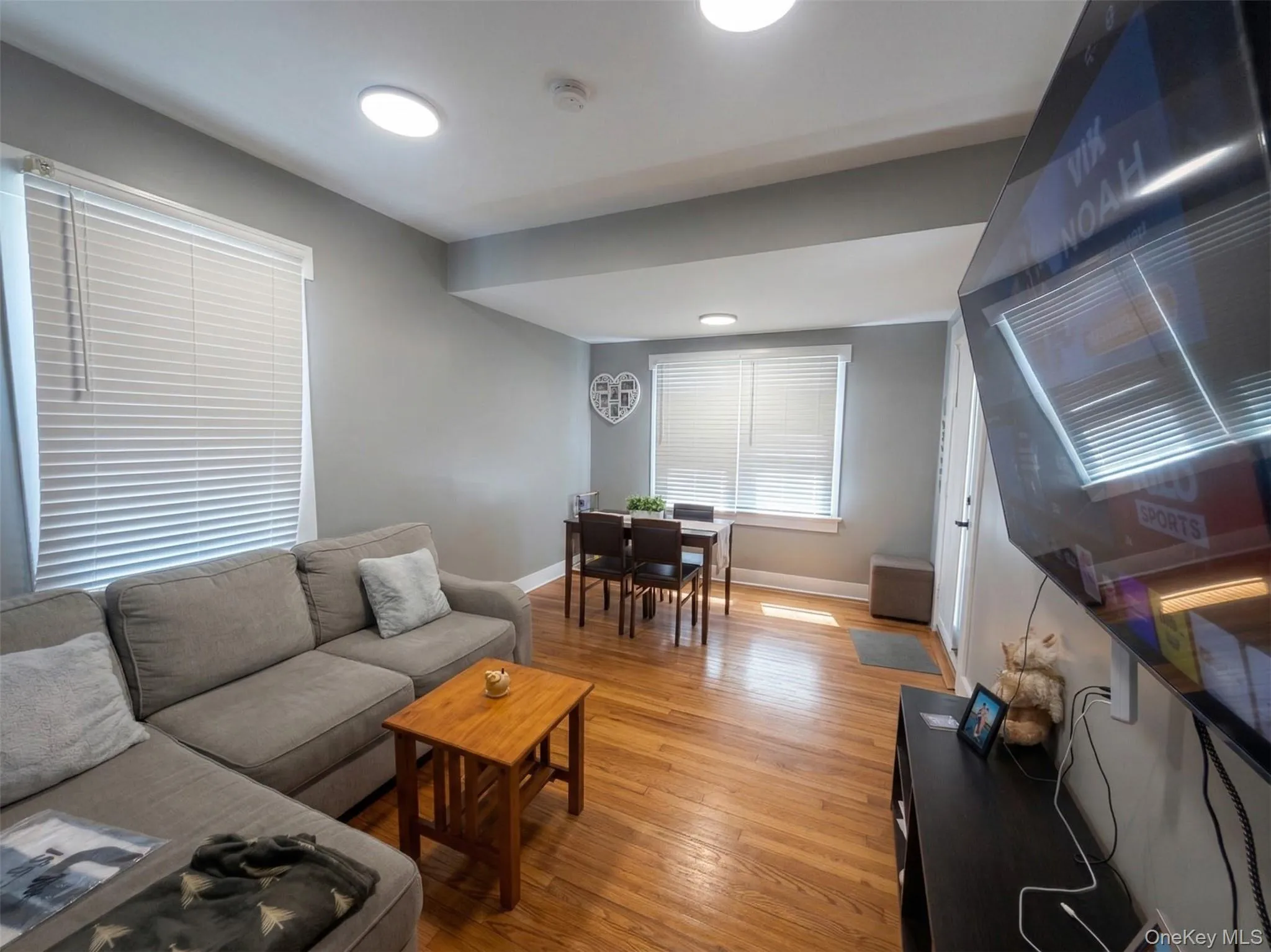 52 Maple Place, Babylon, NY, 2 Bedrooms Bedrooms, 3 Rooms Rooms,1 BathroomBathrooms,Residential Lease,For Rent,Maple,0,984546 52 Maple Place, Babylon, NY, 2 Bedrooms Bedrooms, 3 Rooms Rooms,1 BathroomBathrooms,Residential Lease,For Rent,Maple,0,984546