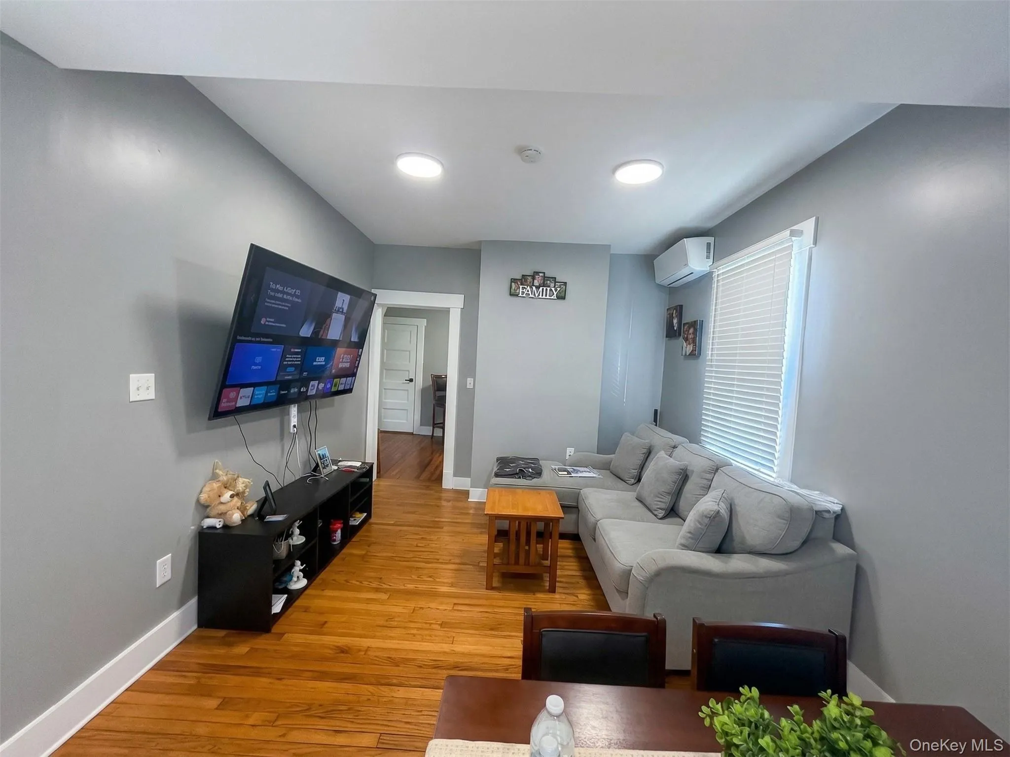 52 Maple Place, Babylon, NY, 2 Bedrooms Bedrooms, 3 Rooms Rooms,1 BathroomBathrooms,Residential Lease,For Rent,Maple,0,984546 52 Maple Place, Babylon, NY, 2 Bedrooms Bedrooms, 3 Rooms Rooms,1 BathroomBathrooms,Residential Lease,For Rent,Maple,0,984546