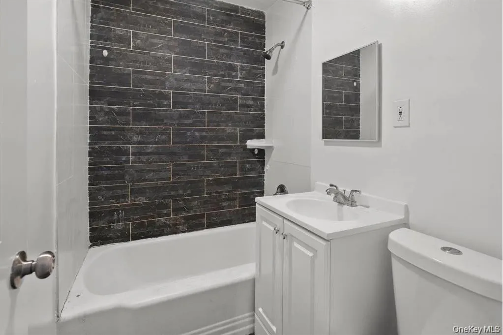 15 Vernon Terrace, Poughkeepsie, NY, 2 Bedrooms Bedrooms, 5 Rooms Rooms,1 BathroomBathrooms,Residential Lease,For Rent,Vernon,0,984553 15 Vernon Terrace, Poughkeepsie, NY, 2 Bedrooms Bedrooms, 5 Rooms Rooms,1 BathroomBathrooms,Residential Lease,For Rent,Vernon,0,984553