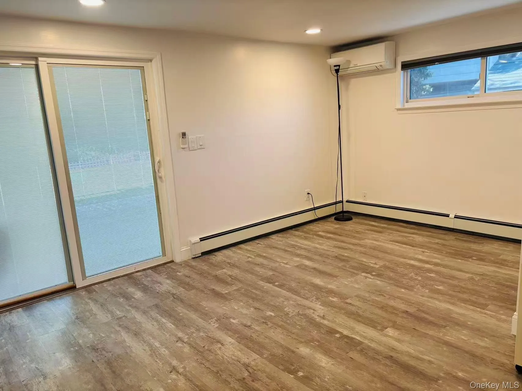 21 Keats Court, Oyster Bay, NY, 2 Bedrooms Bedrooms, 5 Rooms Rooms,2 BathroomsBathrooms,Residential Lease,For Rent,Keats,0,984554 21 Keats Court, Oyster Bay, NY, 2 Bedrooms Bedrooms, 5 Rooms Rooms,2 BathroomsBathrooms,Residential Lease,For Rent,Keats,0,984554