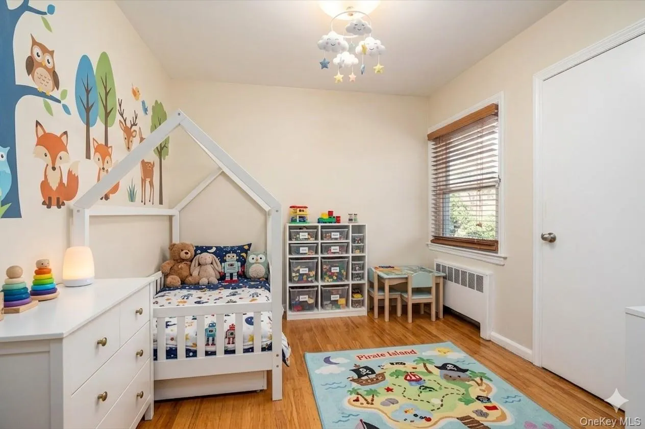 Current WIC Virtually Staged as a bedroom Current WIC Virtually Staged as a bedroom