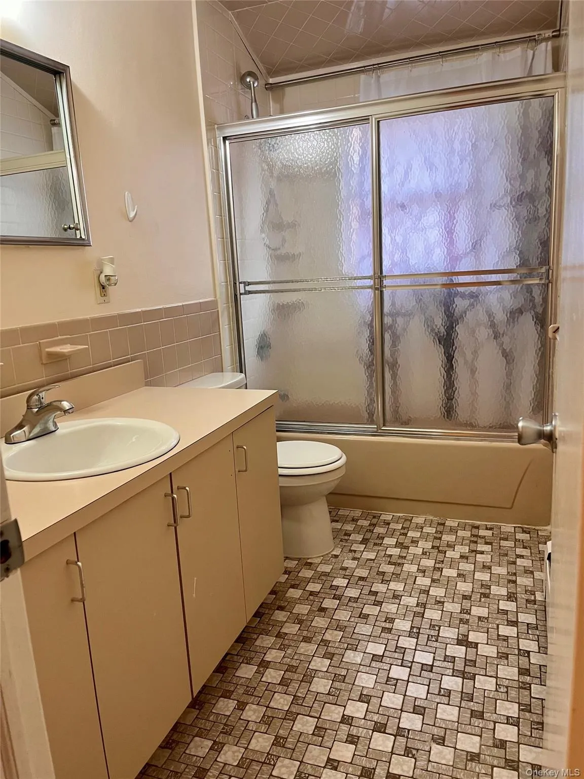 90-52 Borkel Place, New York, NY, 3 Bedrooms Bedrooms, 5 Rooms Rooms,2 BathroomsBathrooms,Residential Lease,For Rent,Borkel,0,984562 90-52 Borkel Place, New York, NY, 3 Bedrooms Bedrooms, 5 Rooms Rooms,2 BathroomsBathrooms,Residential Lease,For Rent,Borkel,0,984562
