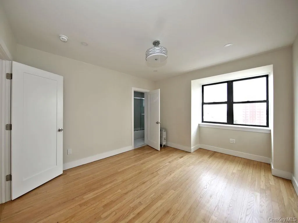 130 Centre Avenue, New Rochelle, NY, 1 Bedroom Bedrooms, 3 Rooms Rooms,1 BathroomBathrooms,Residential Lease,For Rent,Centre,0,984564 130 Centre Avenue, New Rochelle, NY, 1 Bedroom Bedrooms, 3 Rooms Rooms,1 BathroomBathrooms,Residential Lease,For Rent,Centre,0,984564