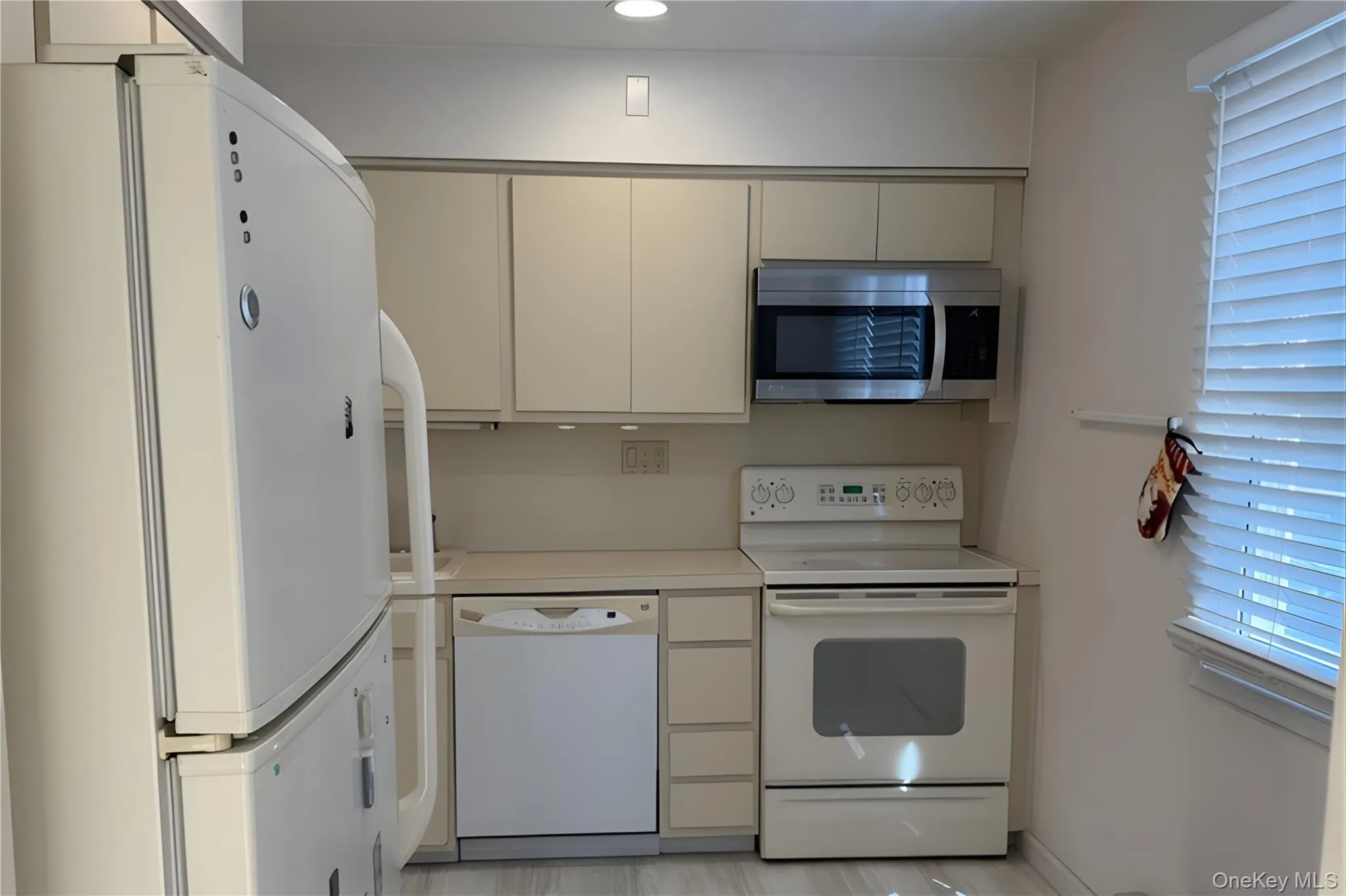209-16 23rd Avenue, New York, NY, 2 Bedrooms Bedrooms, 5 Rooms Rooms,2 BathroomsBathrooms,Residential Lease,For Rent,23rd,0,984575 209-16 23rd Avenue, New York, NY, 2 Bedrooms Bedrooms, 5 Rooms Rooms,2 BathroomsBathrooms,Residential Lease,For Rent,23rd,0,984575