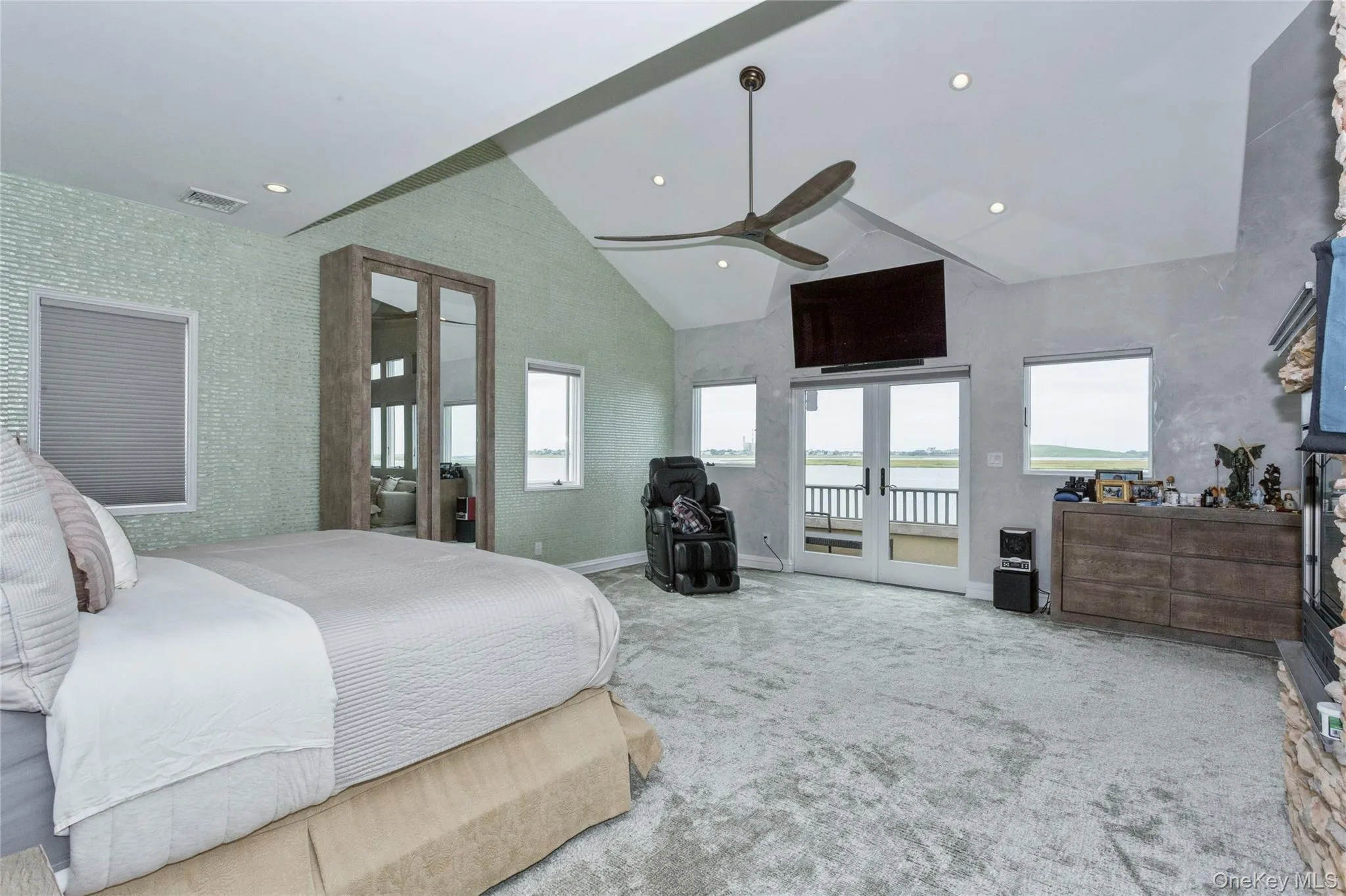 319 Harbor Drive, Hempstead, NY, 5 Bedrooms Bedrooms, 11 Rooms Rooms,3 BathroomsBathrooms,Residential Lease,For Rent,Harbor,0,984610 319 Harbor Drive, Hempstead, NY, 5 Bedrooms Bedrooms, 11 Rooms Rooms,3 BathroomsBathrooms,Residential Lease,For Rent,Harbor,0,984610