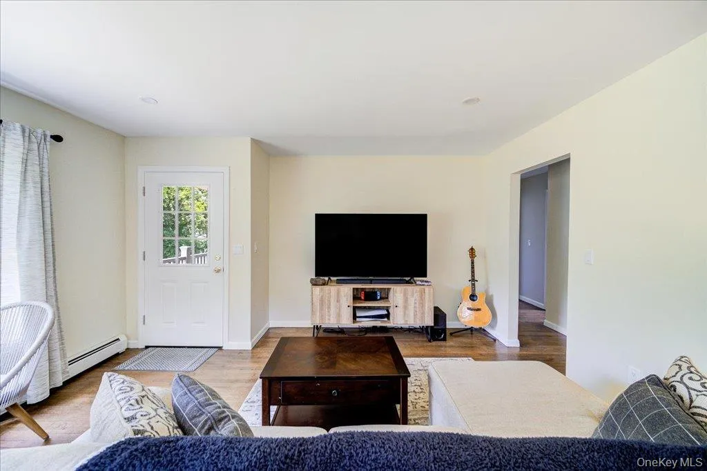 534 Lattintown Road, Marlboro, NY, 2 Bedrooms Bedrooms, 4 Rooms Rooms,1 BathroomBathrooms,Residential,For Rent,Lattintown,0,984617 534 Lattintown Road, Marlboro, NY, 2 Bedrooms Bedrooms, 4 Rooms Rooms,1 BathroomBathrooms,Residential,For Rent,Lattintown,0,984617