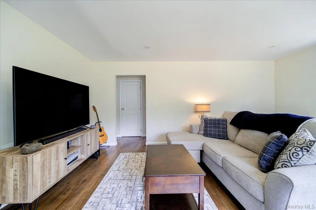 534 Lattintown Road, Marlboro, NY, 2 Bedrooms Bedrooms, 4 Rooms Rooms,1 BathroomBathrooms,Residential,For Rent,Lattintown,0,984617 534 Lattintown Road, Marlboro, NY, 2 Bedrooms Bedrooms, 4 Rooms Rooms,1 BathroomBathrooms,Residential,For Rent,Lattintown,0,984617