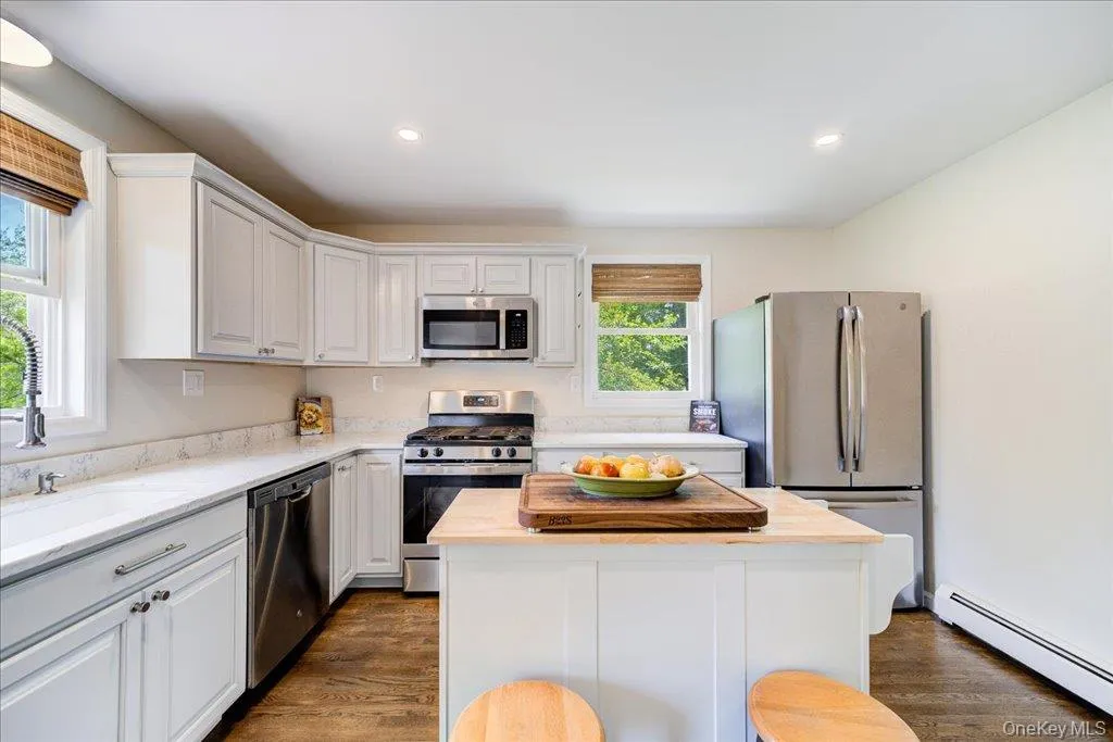 534 Lattintown Road, Marlboro, NY, 2 Bedrooms Bedrooms, 4 Rooms Rooms,1 BathroomBathrooms,Residential,For Rent,Lattintown,0,984617 534 Lattintown Road, Marlboro, NY, 2 Bedrooms Bedrooms, 4 Rooms Rooms,1 BathroomBathrooms,Residential,For Rent,Lattintown,0,984617