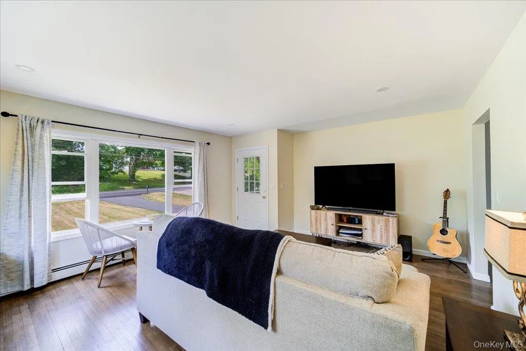 534 Lattintown Road, Marlboro, NY, 2 Bedrooms Bedrooms, 4 Rooms Rooms,1 BathroomBathrooms,Residential,For Rent,Lattintown,0,984617 534 Lattintown Road, Marlboro, NY, 2 Bedrooms Bedrooms, 4 Rooms Rooms,1 BathroomBathrooms,Residential,For Rent,Lattintown,0,984617