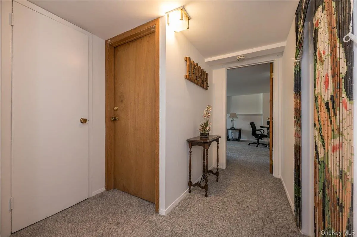 Private Access; One Bay Garage Parking Private Access; One Bay Garage Parking