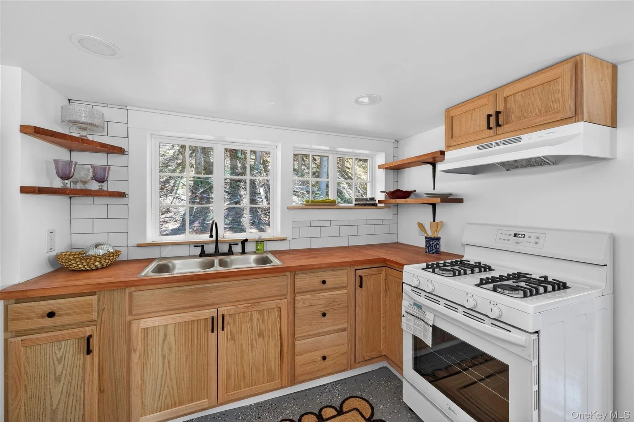 36 Highland Lake Road, Highland, NY, 4 Bedrooms Bedrooms, 4 Rooms Rooms,2 BathroomsBathrooms,Residential,For Rent,Highland Lake,0,984626 36 Highland Lake Road, Highland, NY, 4 Bedrooms Bedrooms, 4 Rooms Rooms,2 BathroomsBathrooms,Residential,For Rent,Highland Lake,0,984626