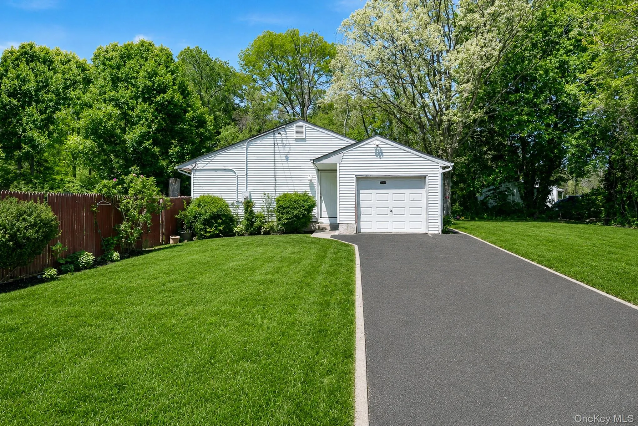 103 Gates Avenue, Islip, NY, 5 Bedrooms Bedrooms, 10 Rooms Rooms,2 BathroomsBathrooms,Residential,For Rent,Gates,0,984652 103 Gates Avenue, Islip, NY, 5 Bedrooms Bedrooms, 10 Rooms Rooms,2 BathroomsBathrooms,Residential,For Rent,Gates,0,984652