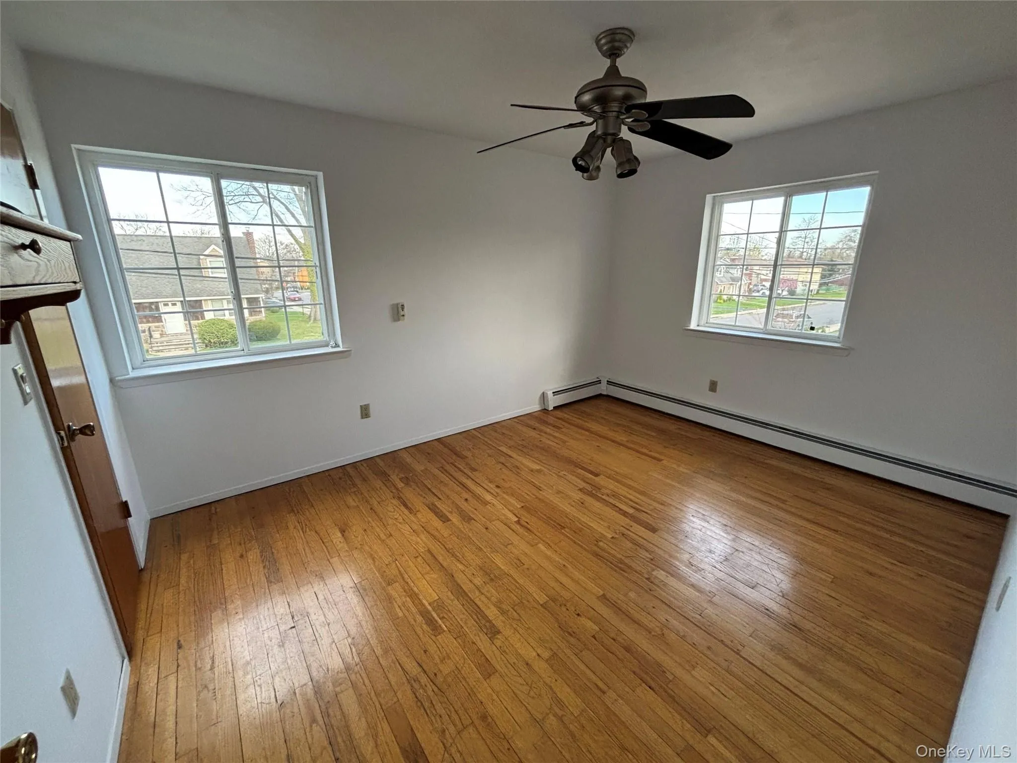 31 Woodward Street, North Hempstead, NY, 4 Bedrooms Bedrooms, 12 Rooms Rooms,3 BathroomsBathrooms,Residential Lease,For Rent,Woodward Street,0,984659 31 Woodward Street, North Hempstead, NY, 4 Bedrooms Bedrooms, 12 Rooms Rooms,3 BathroomsBathrooms,Residential Lease,For Rent,Woodward Street,0,984659