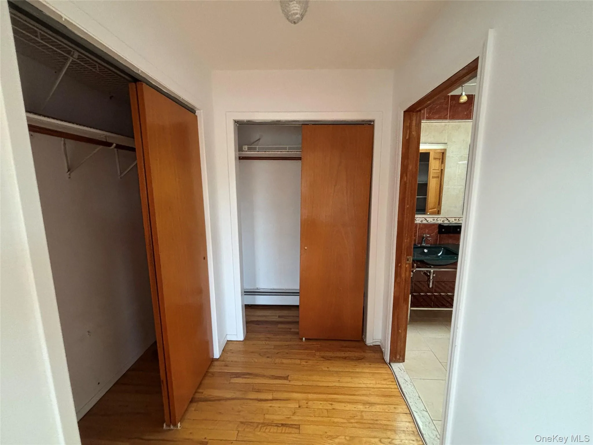 31 Woodward Street, North Hempstead, NY, 4 Bedrooms Bedrooms, 12 Rooms Rooms,3 BathroomsBathrooms,Residential Lease,For Rent,Woodward Street,0,984659 31 Woodward Street, North Hempstead, NY, 4 Bedrooms Bedrooms, 12 Rooms Rooms,3 BathroomsBathrooms,Residential Lease,For Rent,Woodward Street,0,984659