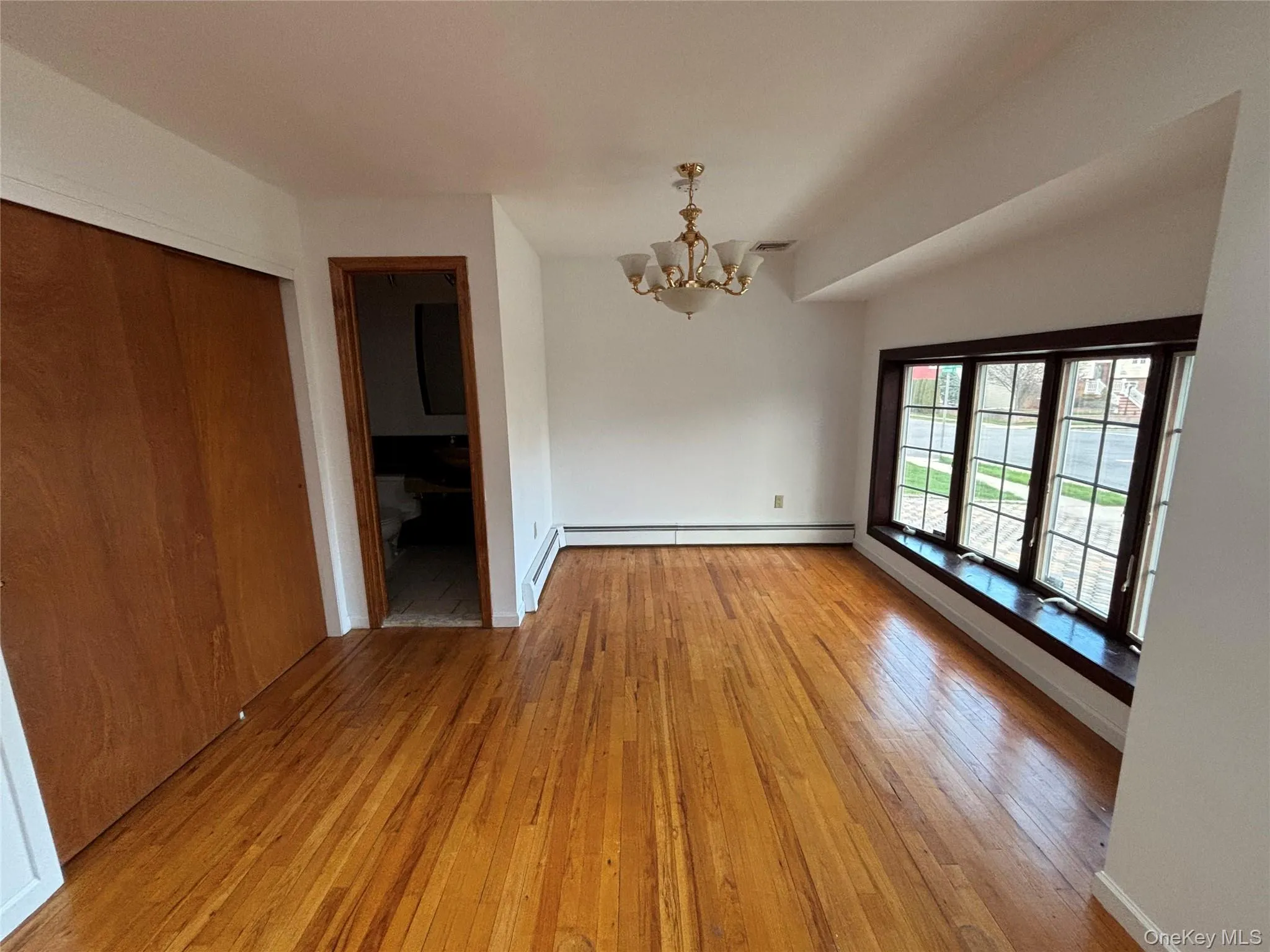 31 Woodward Street, North Hempstead, NY, 4 Bedrooms Bedrooms, 12 Rooms Rooms,3 BathroomsBathrooms,Residential Lease,For Rent,Woodward Street,0,984659 31 Woodward Street, North Hempstead, NY, 4 Bedrooms Bedrooms, 12 Rooms Rooms,3 BathroomsBathrooms,Residential Lease,For Rent,Woodward Street,0,984659