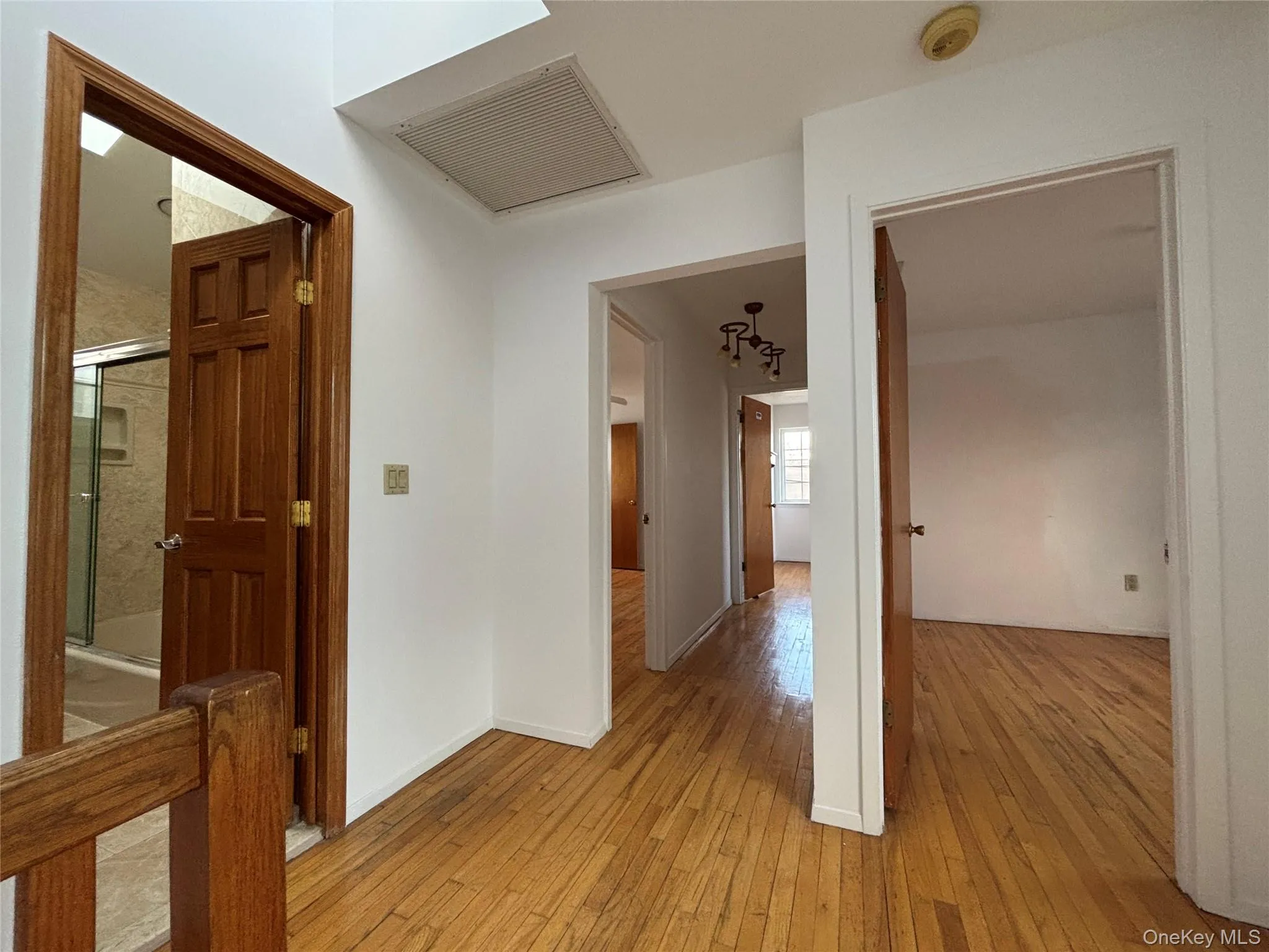 31 Woodward Street, North Hempstead, NY, 4 Bedrooms Bedrooms, 12 Rooms Rooms,3 BathroomsBathrooms,Residential Lease,For Rent,Woodward Street,0,984659 31 Woodward Street, North Hempstead, NY, 4 Bedrooms Bedrooms, 12 Rooms Rooms,3 BathroomsBathrooms,Residential Lease,For Rent,Woodward Street,0,984659