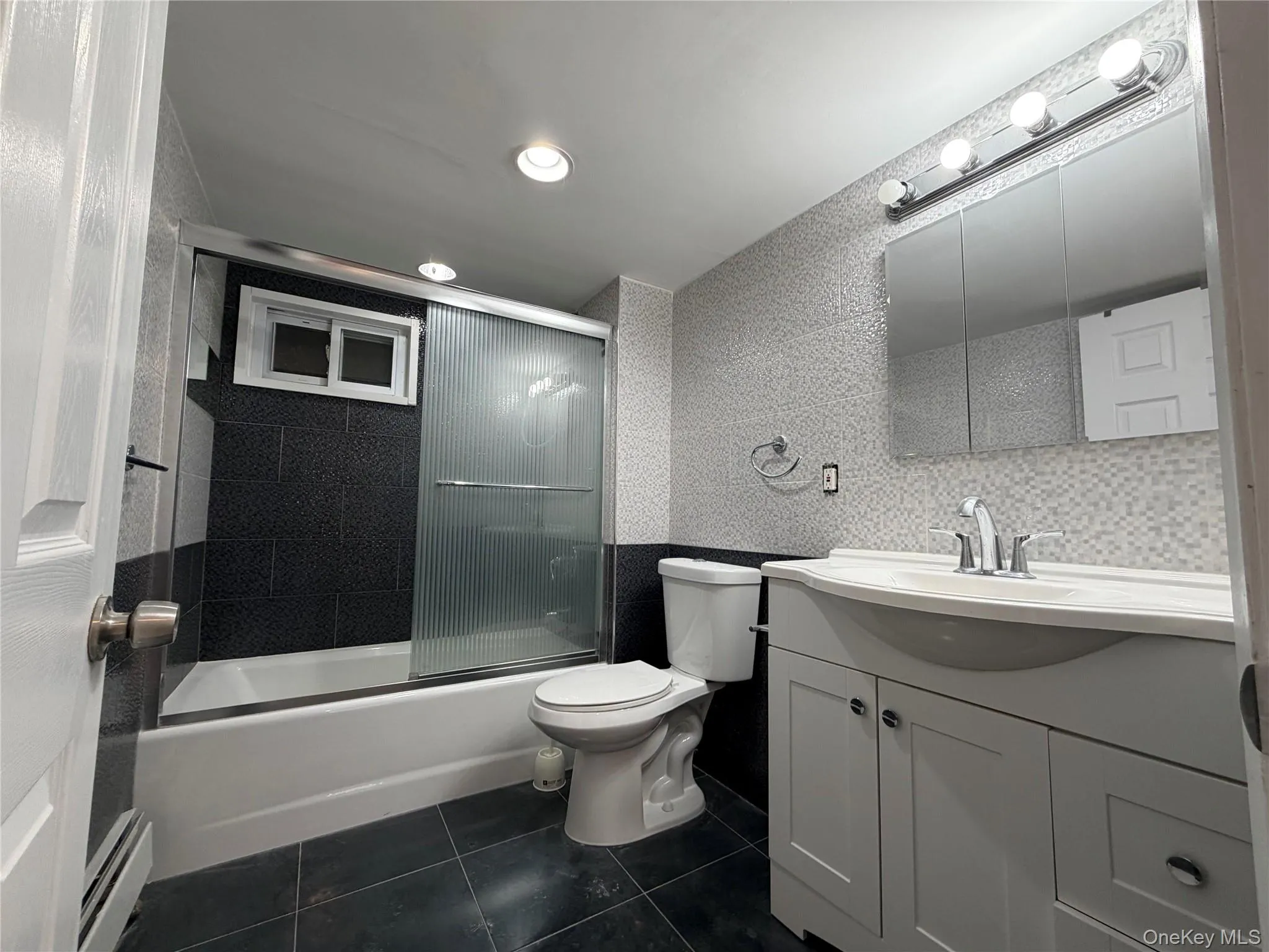 7311 Avenue W, New York, NY, 1 Bedroom Bedrooms, 4 Rooms Rooms,1 BathroomBathrooms,Residential Lease,For Rent,Avenue W,0,984660 7311 Avenue W, New York, NY, 1 Bedroom Bedrooms, 4 Rooms Rooms,1 BathroomBathrooms,Residential Lease,For Rent,Avenue W,0,984660