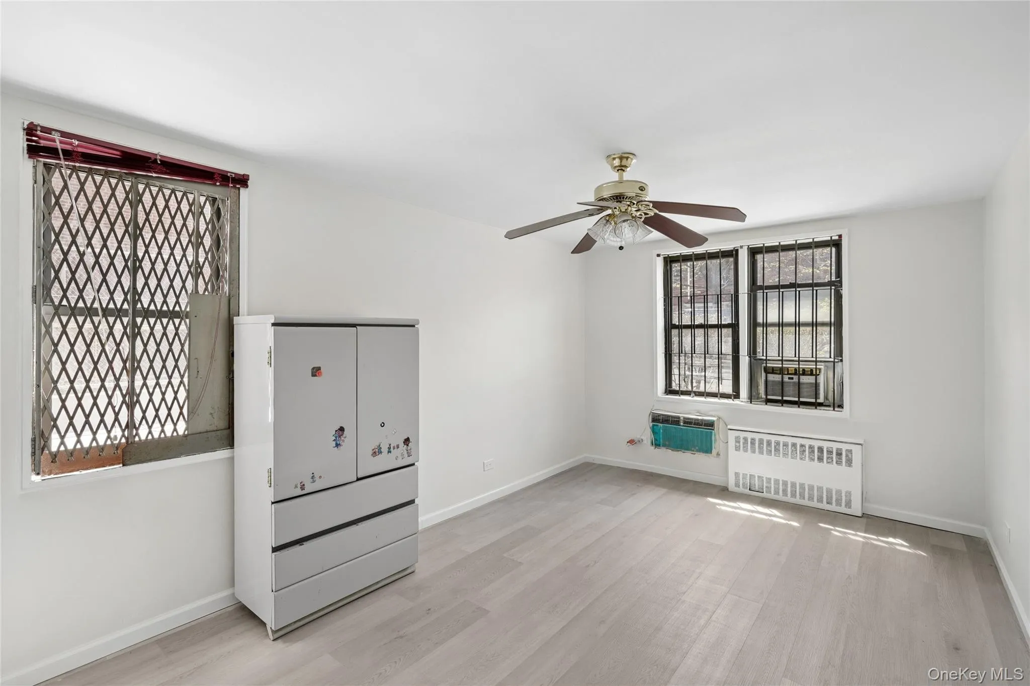 86-04 Grand Ave, New York, NY, 2 Bedrooms Bedrooms, 5 Rooms Rooms,1 BathroomBathrooms,Residential,For Rent,Grand Ave,0,984662 86-04 Grand Ave, New York, NY, 2 Bedrooms Bedrooms, 5 Rooms Rooms,1 BathroomBathrooms,Residential,For Rent,Grand Ave,0,984662