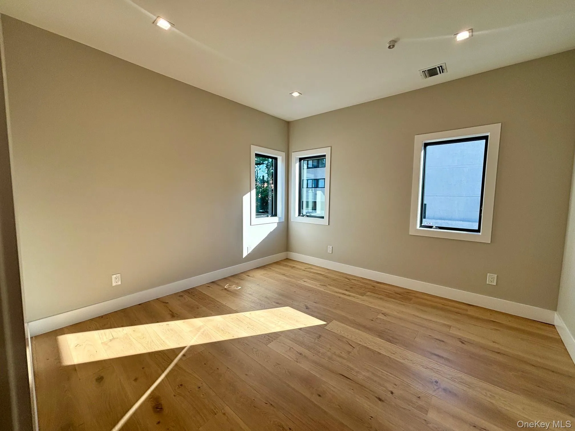 159 Harrison Avenue, North Hempstead, NY, 3 Bedrooms Bedrooms, 6 Rooms Rooms,2 BathroomsBathrooms,Residential Lease,For Rent,Harrison,0,984670 159 Harrison Avenue, North Hempstead, NY, 3 Bedrooms Bedrooms, 6 Rooms Rooms,2 BathroomsBathrooms,Residential Lease,For Rent,Harrison,0,984670