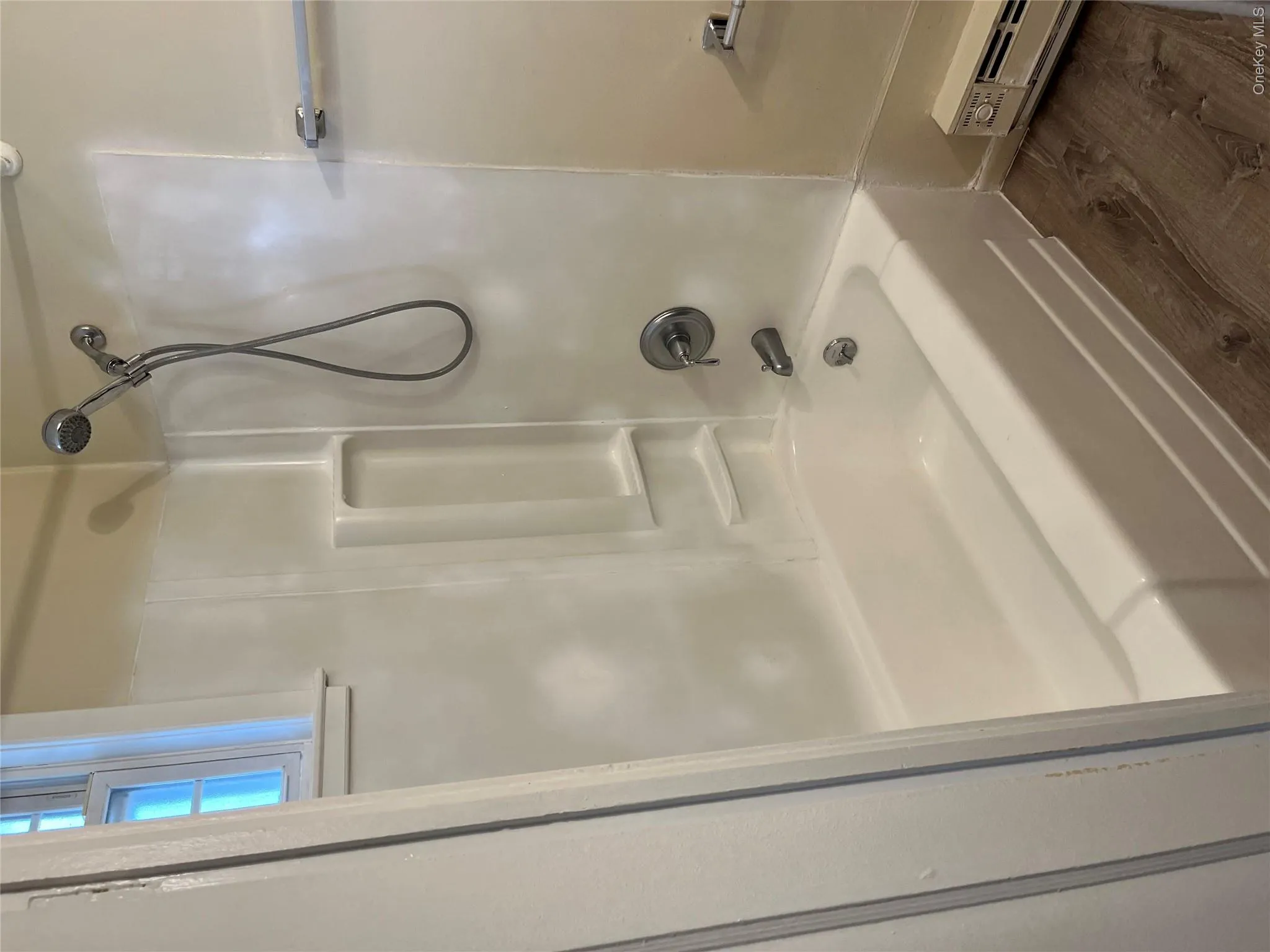 3 Daniel Place, Oyster Bay, NY, 1 Bedroom Bedrooms, 3 Rooms Rooms,1 BathroomBathrooms,Residential Lease,For Rent,Daniel,0,984683 3 Daniel Place, Oyster Bay, NY, 1 Bedroom Bedrooms, 3 Rooms Rooms,1 BathroomBathrooms,Residential Lease,For Rent,Daniel,0,984683