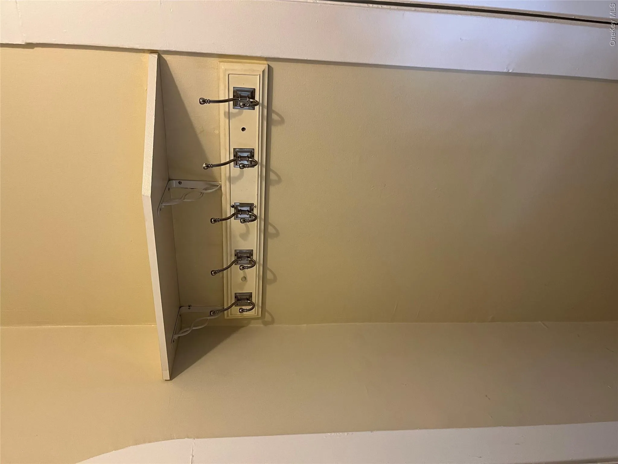 3 Daniel Place, Oyster Bay, NY, 1 Bedroom Bedrooms, 3 Rooms Rooms,1 BathroomBathrooms,Residential Lease,For Rent,Daniel,0,984683 3 Daniel Place, Oyster Bay, NY, 1 Bedroom Bedrooms, 3 Rooms Rooms,1 BathroomBathrooms,Residential Lease,For Rent,Daniel,0,984683