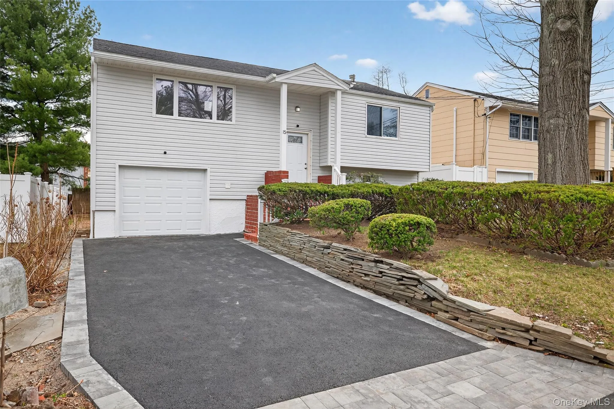 15 Lindsay Street, Huntington, NY, 4 Bedrooms Bedrooms, 7 Rooms Rooms,1 BathroomBathrooms,Residential,For Rent,Lindsay,0,984687 15 Lindsay Street, Huntington, NY, 4 Bedrooms Bedrooms, 7 Rooms Rooms,1 BathroomBathrooms,Residential,For Rent,Lindsay,0,984687
