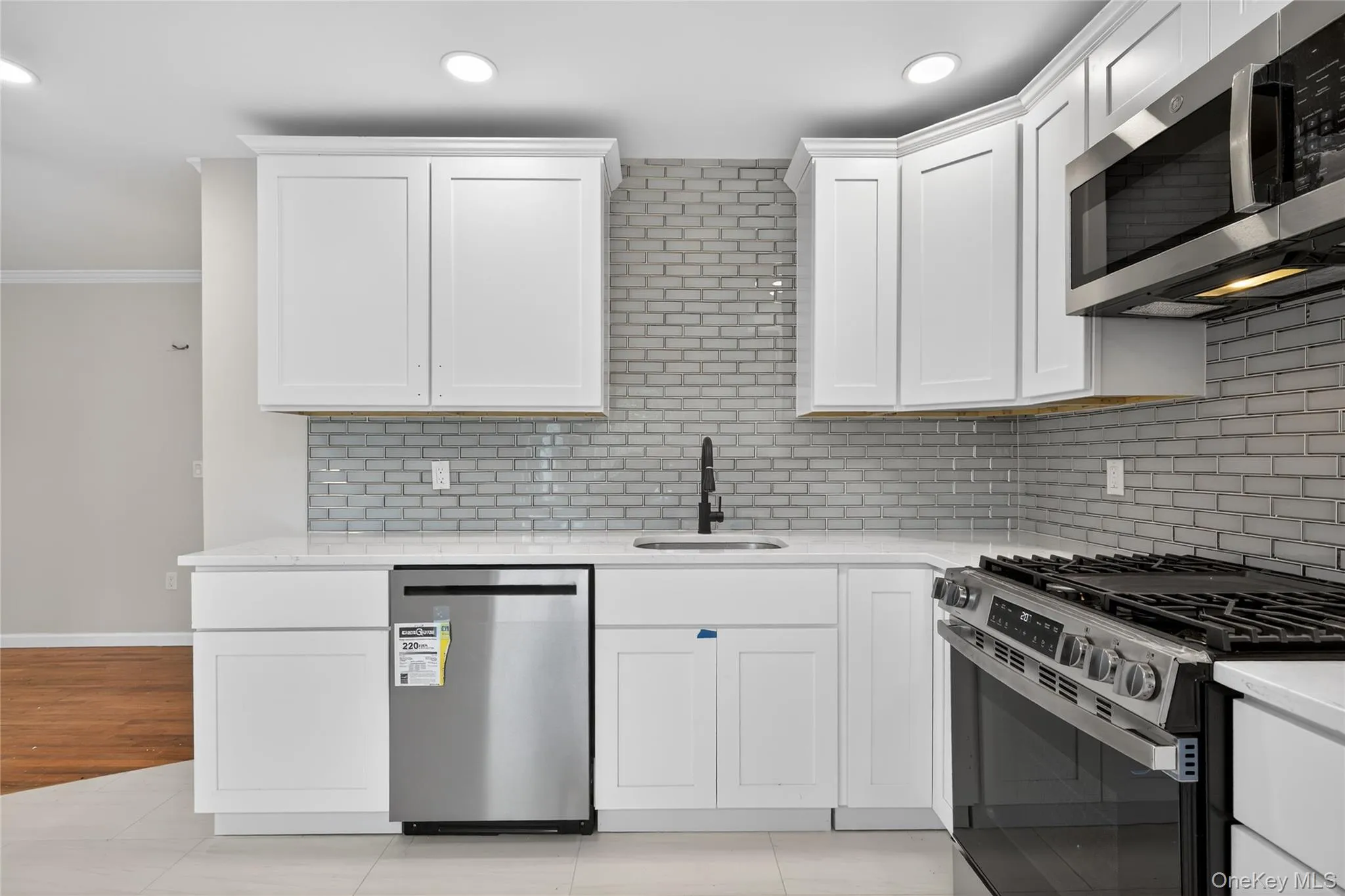 15 Lindsay Street, Huntington, NY, 4 Bedrooms Bedrooms, 7 Rooms Rooms,1 BathroomBathrooms,Residential,For Rent,Lindsay,0,984687 15 Lindsay Street, Huntington, NY, 4 Bedrooms Bedrooms, 7 Rooms Rooms,1 BathroomBathrooms,Residential,For Rent,Lindsay,0,984687