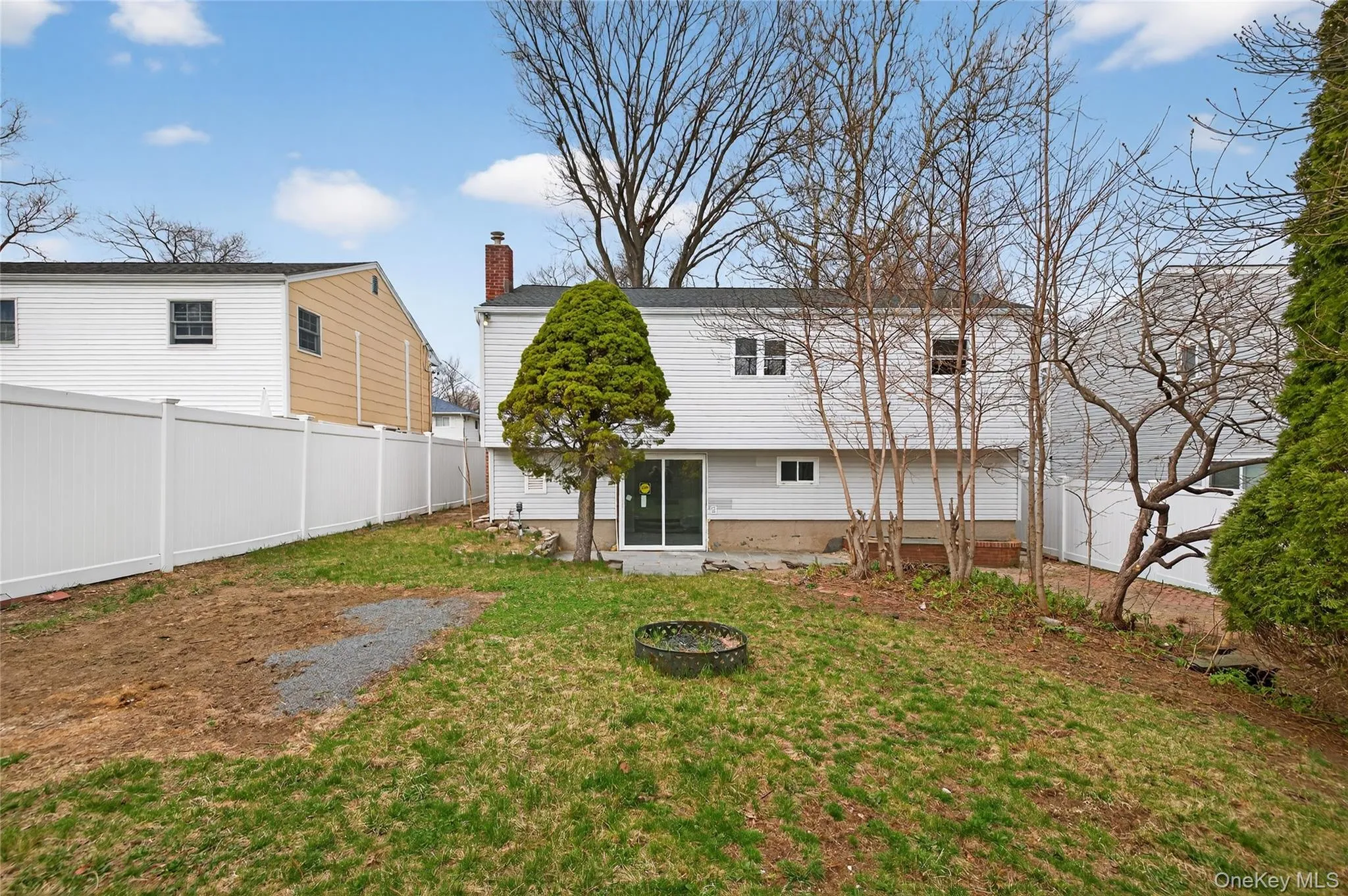 15 Lindsay Street, Huntington, NY, 4 Bedrooms Bedrooms, 7 Rooms Rooms,1 BathroomBathrooms,Residential,For Rent,Lindsay,0,984687 15 Lindsay Street, Huntington, NY, 4 Bedrooms Bedrooms, 7 Rooms Rooms,1 BathroomBathrooms,Residential,For Rent,Lindsay,0,984687