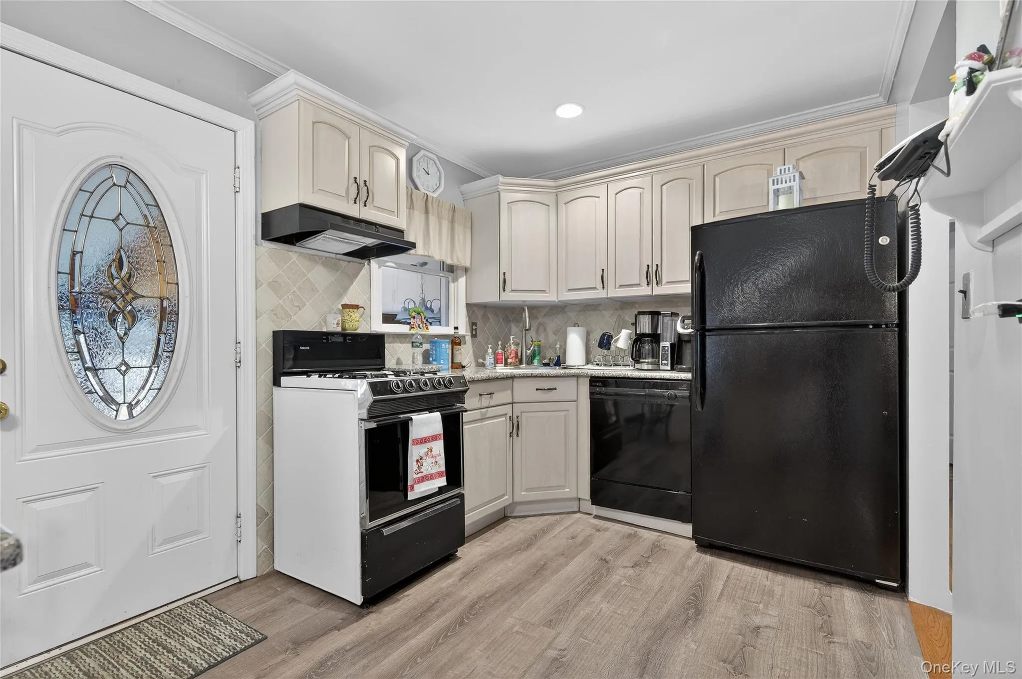 112 Wentworth Avenue, North Hempstead, NY, 3 Bedrooms Bedrooms, 8 Rooms Rooms,1 BathroomBathrooms,Residential Lease,For Rent,Wentworth,0,984689 112 Wentworth Avenue, North Hempstead, NY, 3 Bedrooms Bedrooms, 8 Rooms Rooms,1 BathroomBathrooms,Residential Lease,For Rent,Wentworth,0,984689