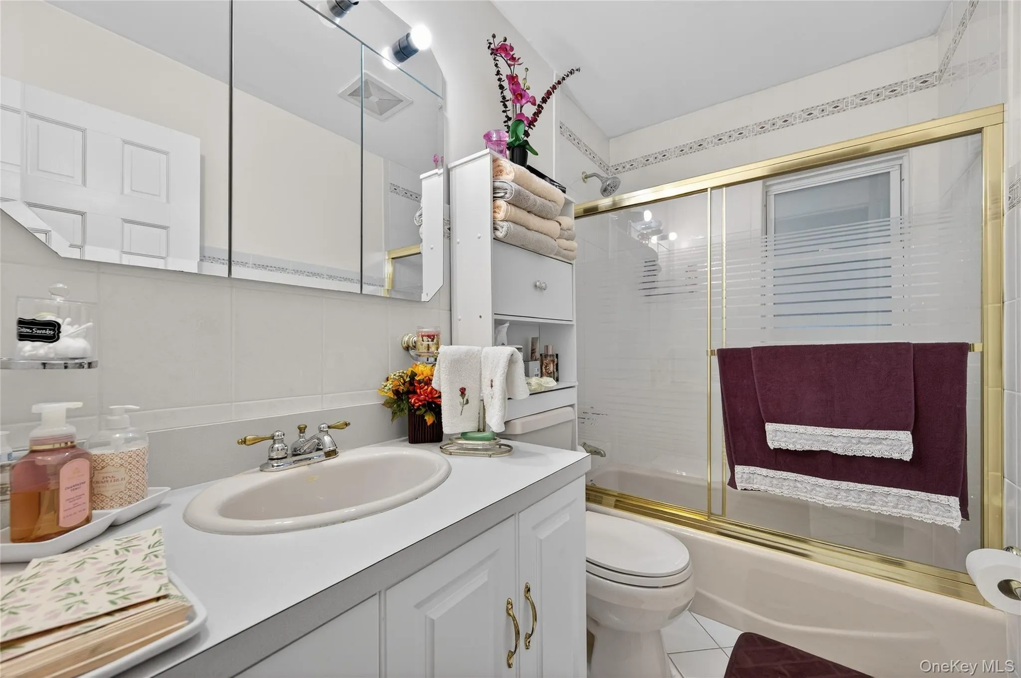 112 Wentworth Avenue, North Hempstead, NY, 3 Bedrooms Bedrooms, 8 Rooms Rooms,1 BathroomBathrooms,Residential Lease,For Rent,Wentworth,0,984689 112 Wentworth Avenue, North Hempstead, NY, 3 Bedrooms Bedrooms, 8 Rooms Rooms,1 BathroomBathrooms,Residential Lease,For Rent,Wentworth,0,984689