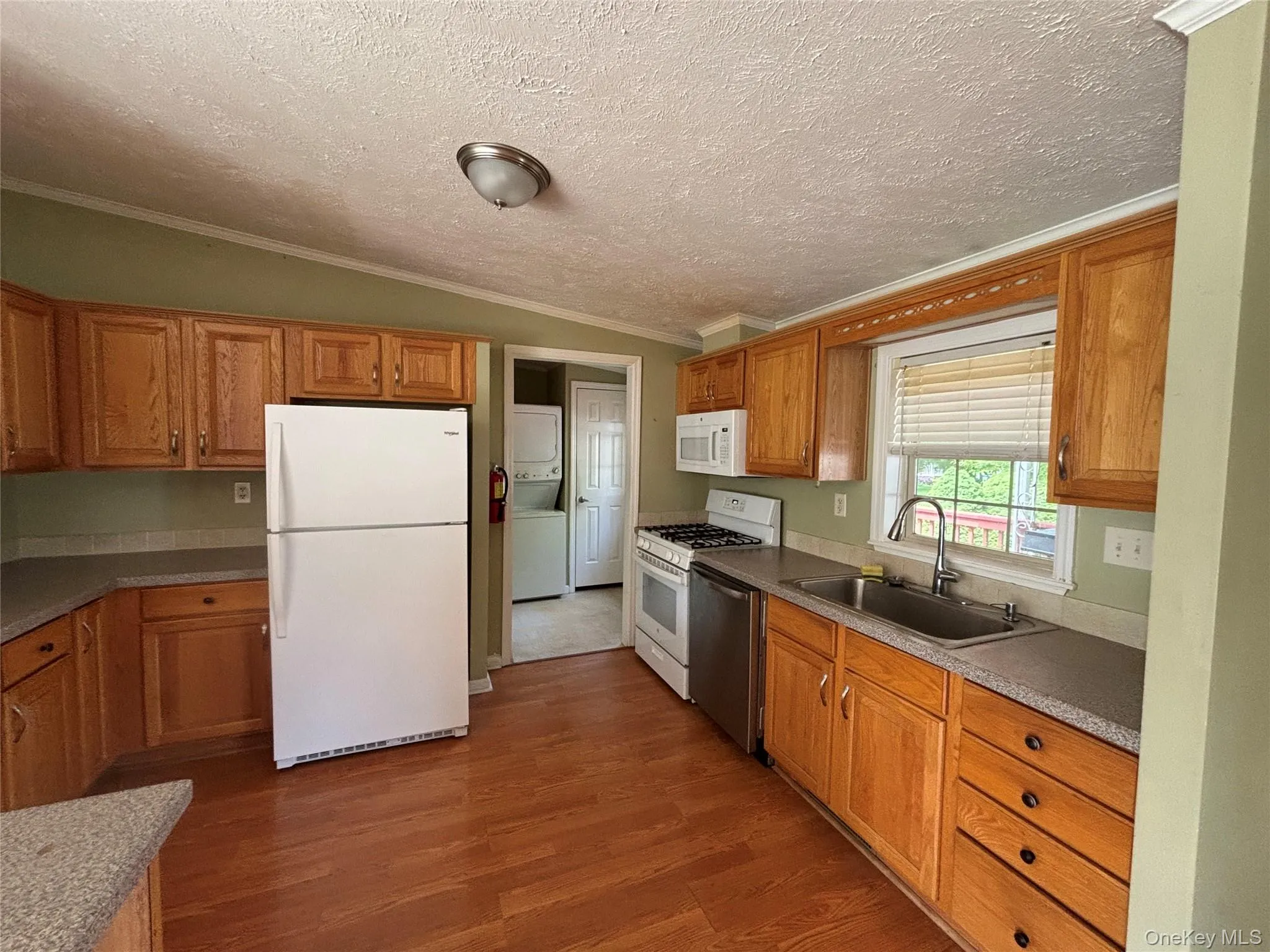 1661 Old Country Road, Riverhead, NY, 2 Bedrooms Bedrooms, 5 Rooms Rooms,2 BathroomsBathrooms,Residential,For Rent,Old Country,0,984696 1661 Old Country Road, Riverhead, NY, 2 Bedrooms Bedrooms, 5 Rooms Rooms,2 BathroomsBathrooms,Residential,For Rent,Old Country,0,984696