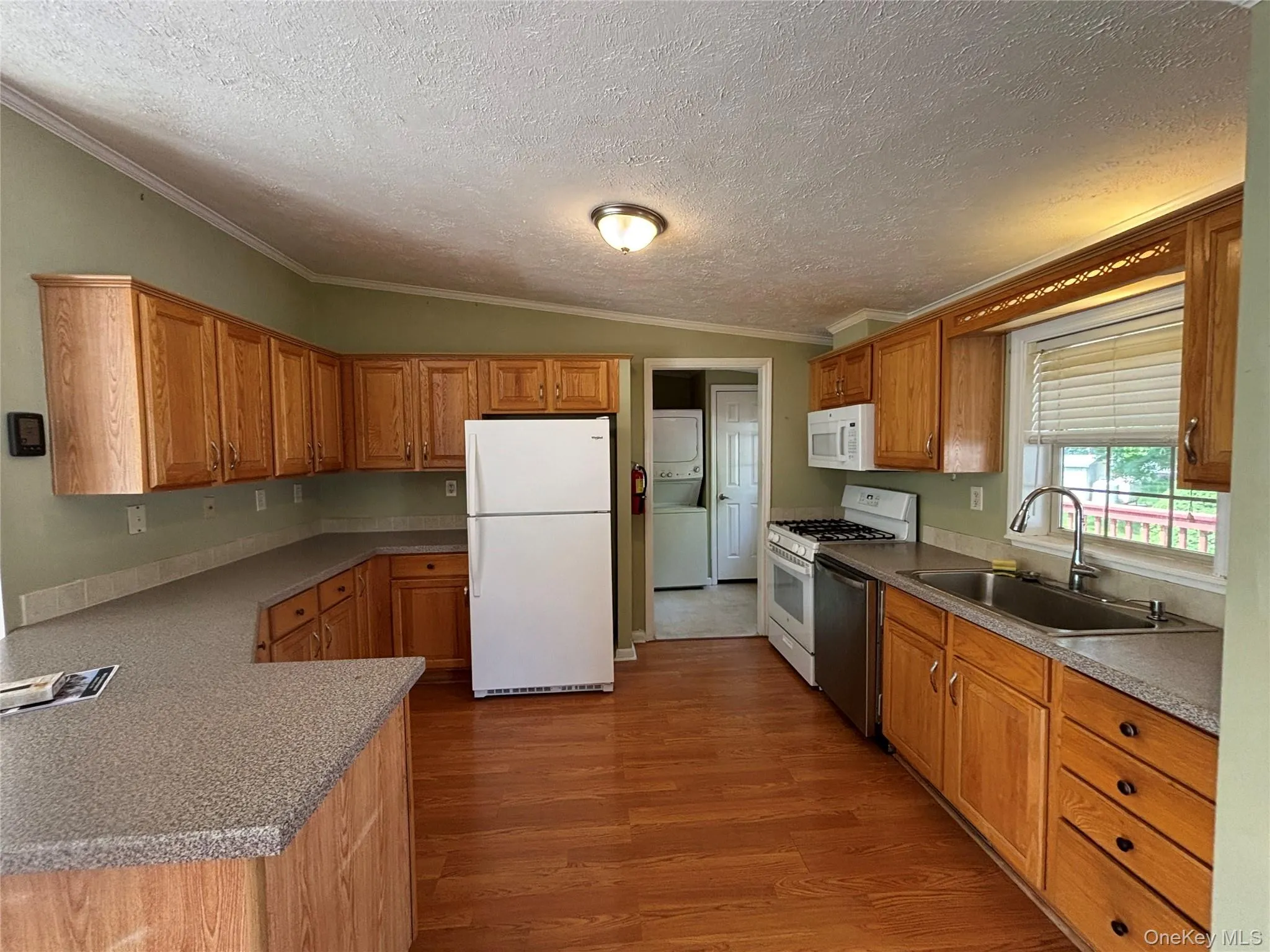 1661 Old Country Road, Riverhead, NY, 2 Bedrooms Bedrooms, 5 Rooms Rooms,2 BathroomsBathrooms,Residential,For Rent,Old Country,0,984696 1661 Old Country Road, Riverhead, NY, 2 Bedrooms Bedrooms, 5 Rooms Rooms,2 BathroomsBathrooms,Residential,For Rent,Old Country,0,984696