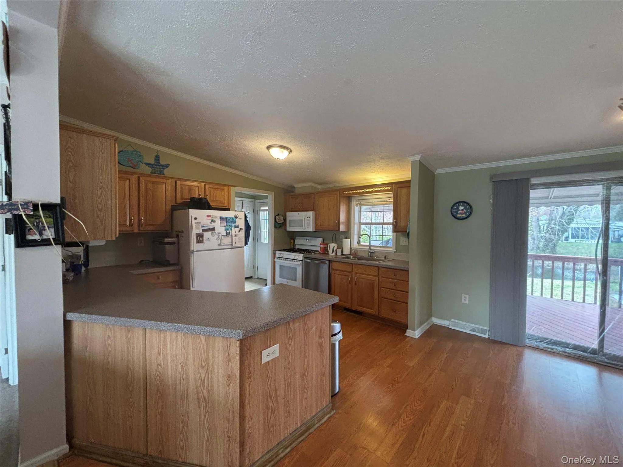 1661 Old Country Road, Riverhead, NY, 2 Bedrooms Bedrooms, 5 Rooms Rooms,2 BathroomsBathrooms,Residential,For Rent,Old Country,0,984696 1661 Old Country Road, Riverhead, NY, 2 Bedrooms Bedrooms, 5 Rooms Rooms,2 BathroomsBathrooms,Residential,For Rent,Old Country,0,984696