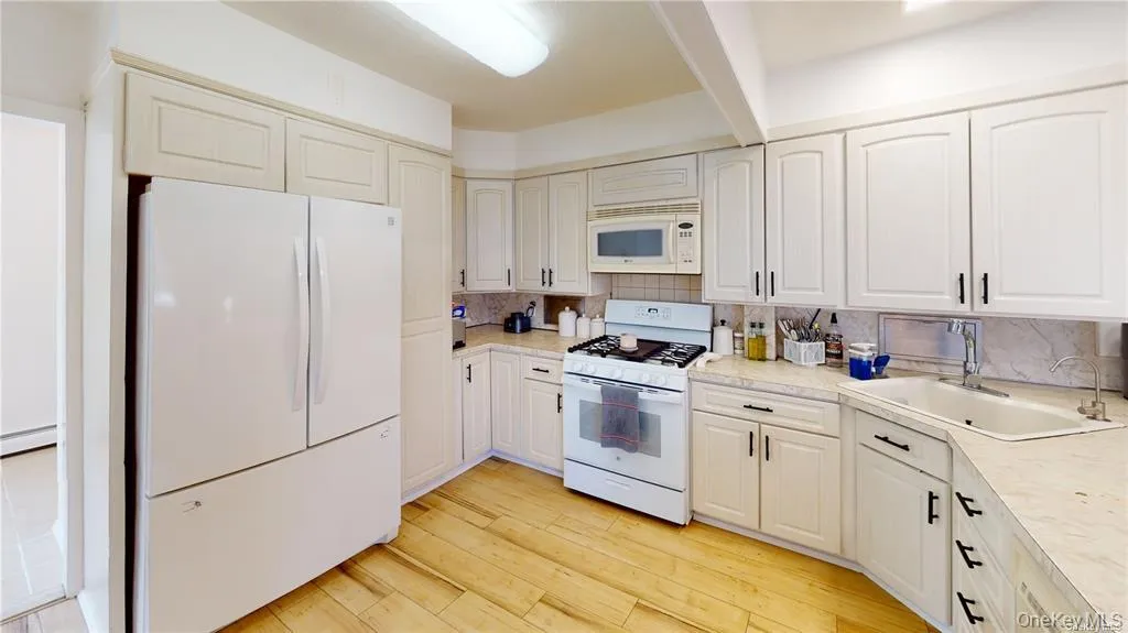 121 Woodward Parkway, Oyster Bay, NY, 3 Bedrooms Bedrooms, 6 Rooms Rooms,2 BathroomsBathrooms,Residential Lease,For Rent,Woodward,0,984699 121 Woodward Parkway, Oyster Bay, NY, 3 Bedrooms Bedrooms, 6 Rooms Rooms,2 BathroomsBathrooms,Residential Lease,For Rent,Woodward,0,984699