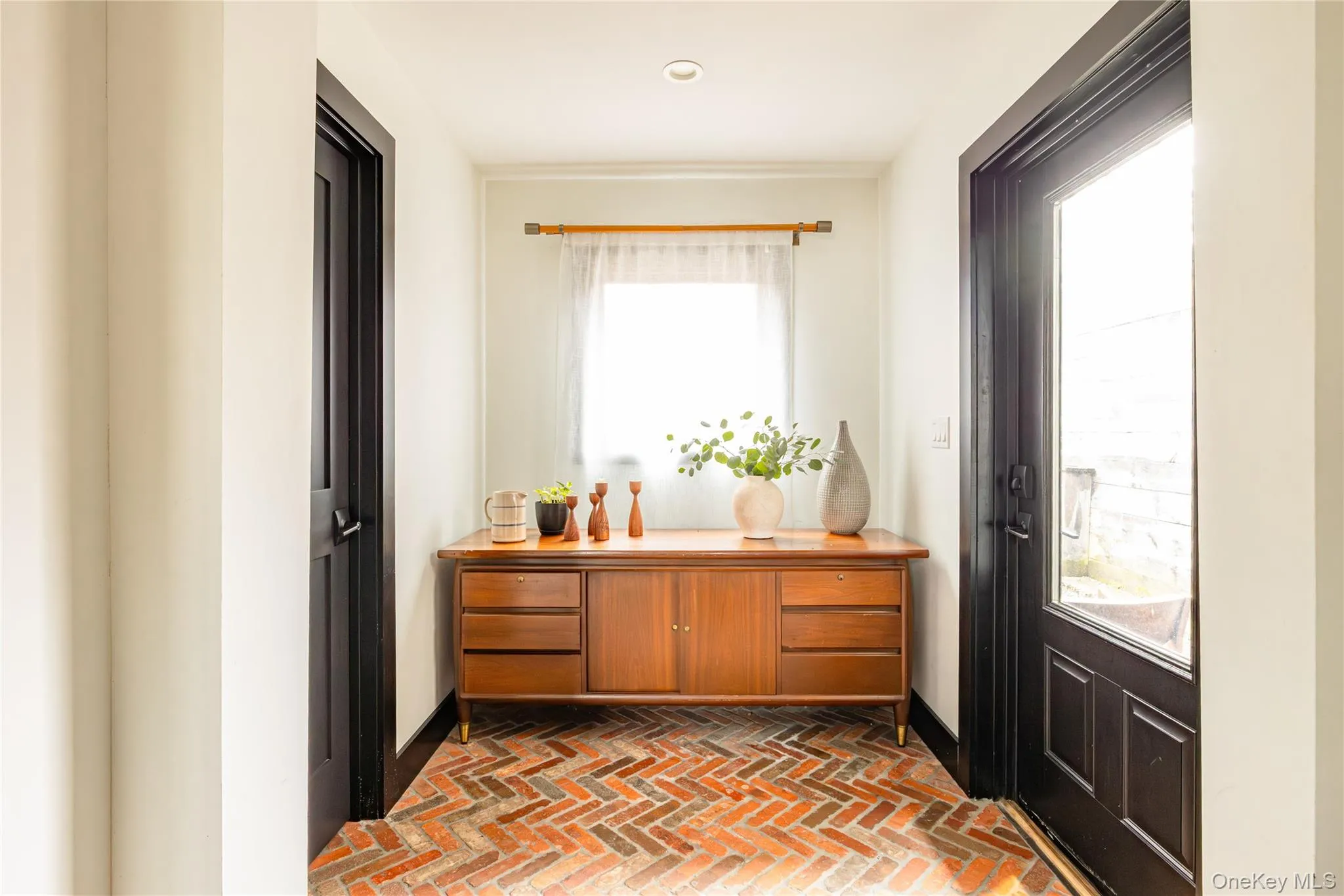 352 Columbia Street, Hudson, NY, 4 Bedrooms Bedrooms, 10 Rooms Rooms,2 BathroomsBathrooms,Residential,For Rent,Columbia,0,984705 352 Columbia Street, Hudson, NY, 4 Bedrooms Bedrooms, 10 Rooms Rooms,2 BathroomsBathrooms,Residential,For Rent,Columbia,0,984705