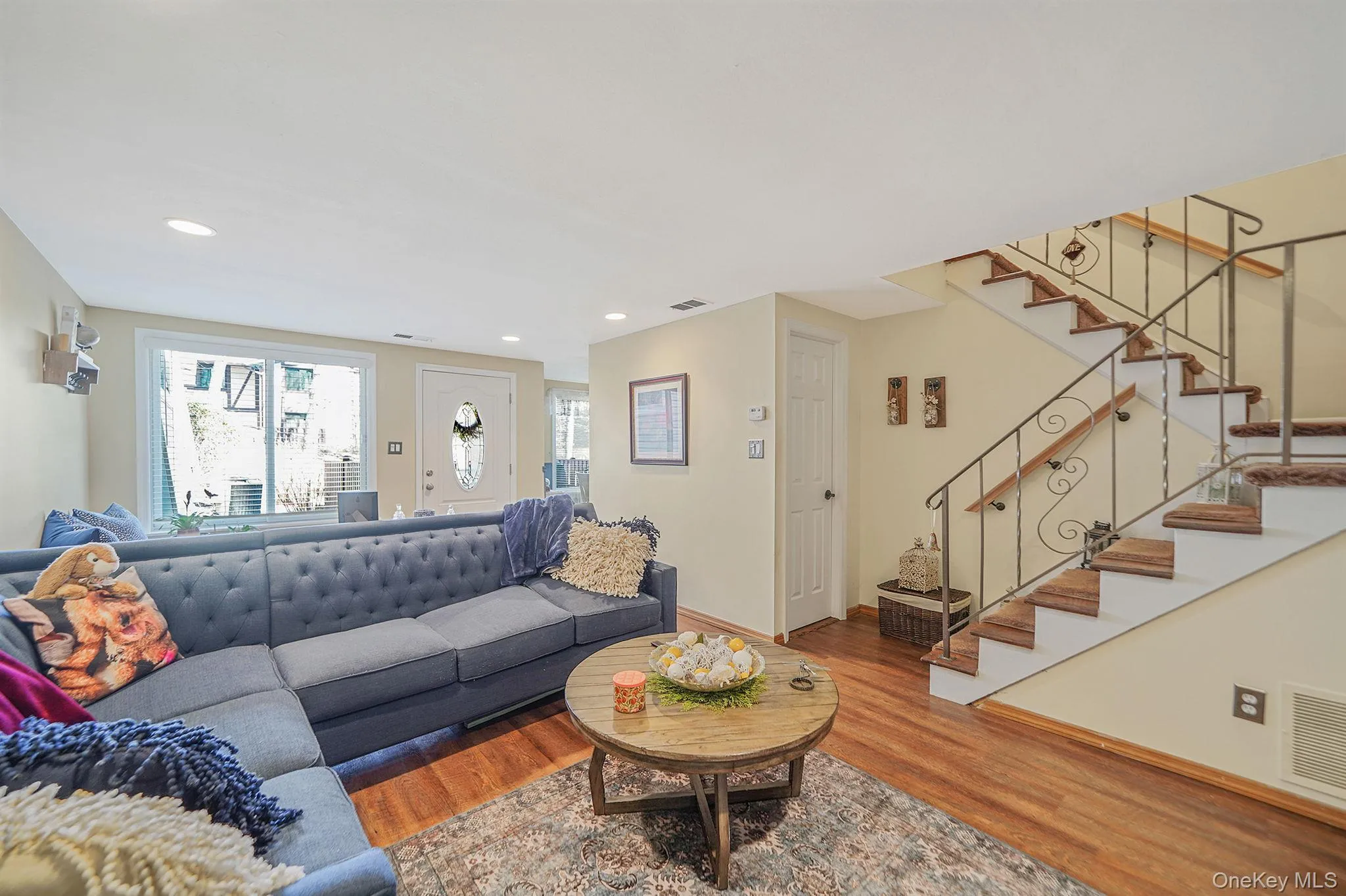 175 Cambridge Drive, Brookhaven, NY, 2 Bedrooms Bedrooms, 5 Rooms Rooms,1 BathroomBathrooms,Residential Sale,For Rent,Cambridge,0,984718 175 Cambridge Drive, Brookhaven, NY, 2 Bedrooms Bedrooms, 5 Rooms Rooms,1 BathroomBathrooms,Residential Sale,For Rent,Cambridge,0,984718