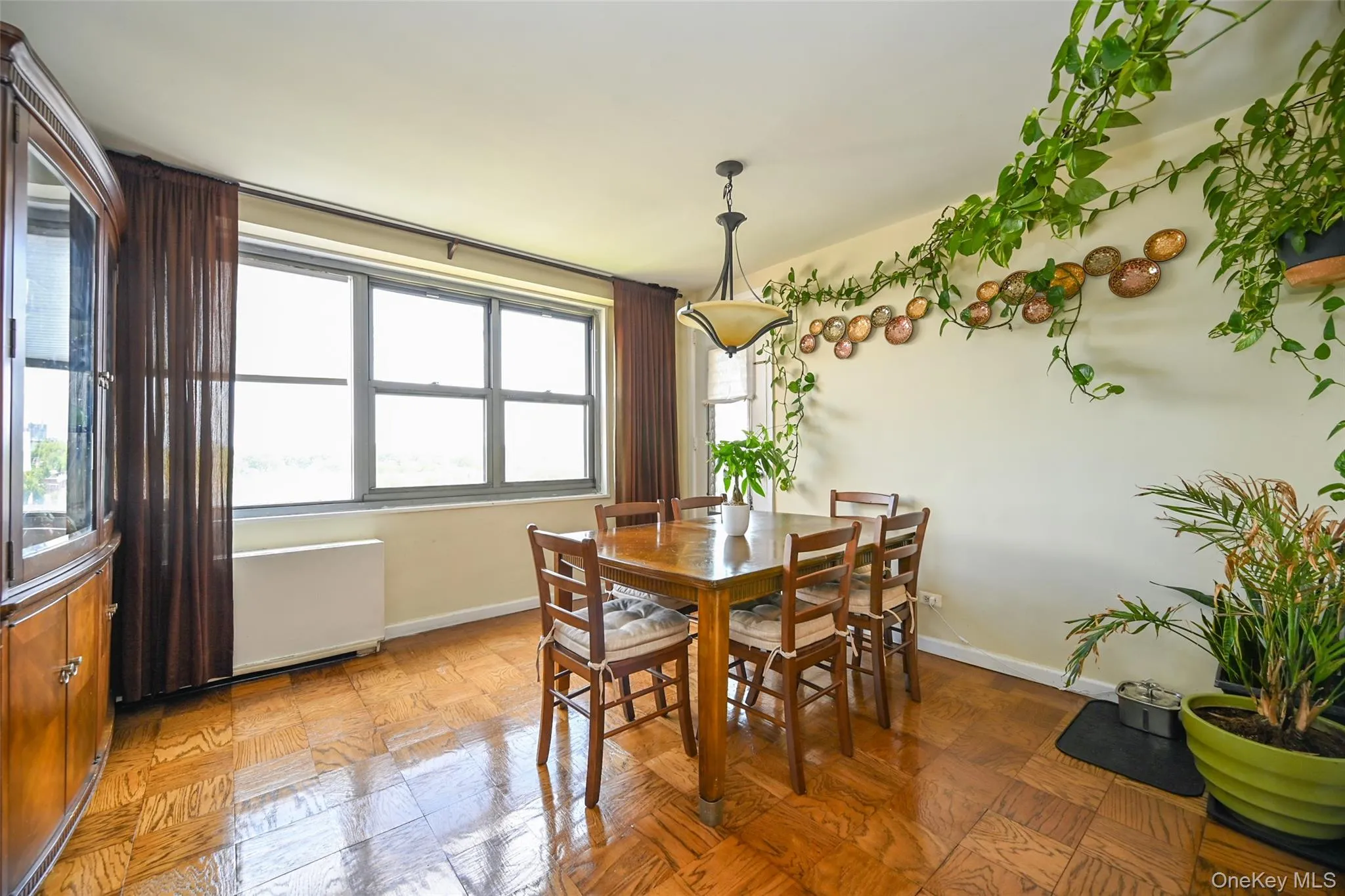 61-20 Grand Central Parkway, New York, NY, 3 Bedrooms Bedrooms, 6 Rooms Rooms,2 BathroomsBathrooms,Residential Lease,For Rent,Grand Central,0,984737 61-20 Grand Central Parkway, New York, NY, 3 Bedrooms Bedrooms, 6 Rooms Rooms,2 BathroomsBathrooms,Residential Lease,For Rent,Grand Central,0,984737