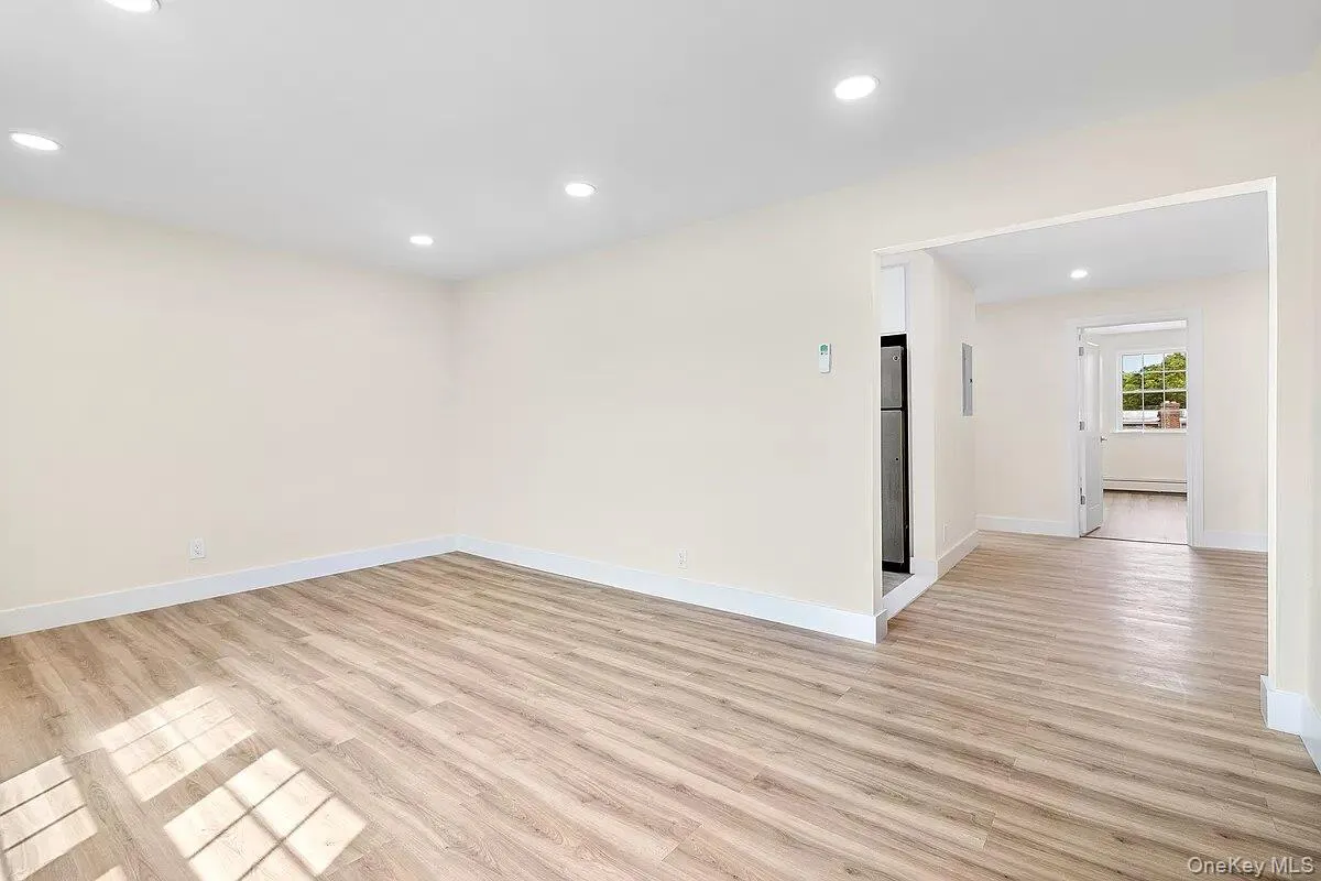 20-44 23rd Street, New York, NY, 2 Bedrooms Bedrooms, 4 Rooms Rooms,1 BathroomBathrooms,Residential Lease,For Rent,23rd,0,984751 20-44 23rd Street, New York, NY, 2 Bedrooms Bedrooms, 4 Rooms Rooms,1 BathroomBathrooms,Residential Lease,For Rent,23rd,0,984751