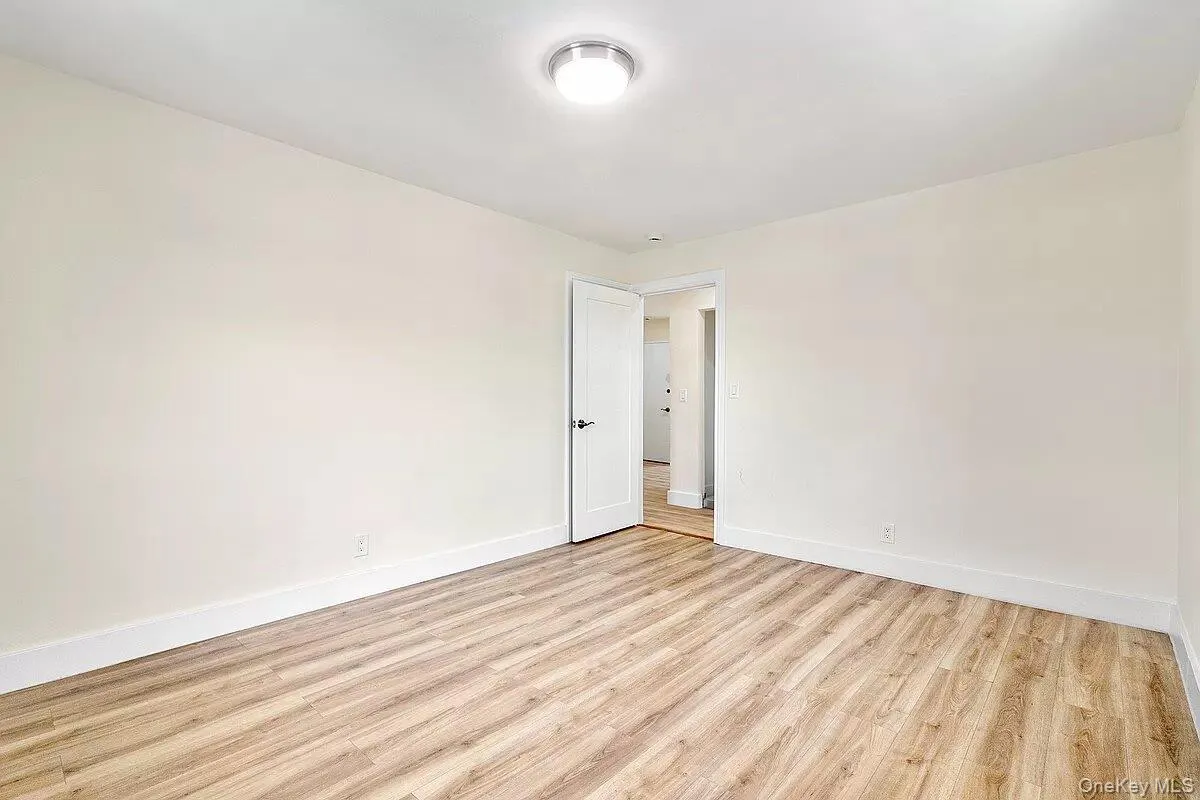 20-44 23rd Street, New York, NY, 2 Bedrooms Bedrooms, 4 Rooms Rooms,1 BathroomBathrooms,Residential Lease,For Rent,23rd,0,984751 20-44 23rd Street, New York, NY, 2 Bedrooms Bedrooms, 4 Rooms Rooms,1 BathroomBathrooms,Residential Lease,For Rent,23rd,0,984751