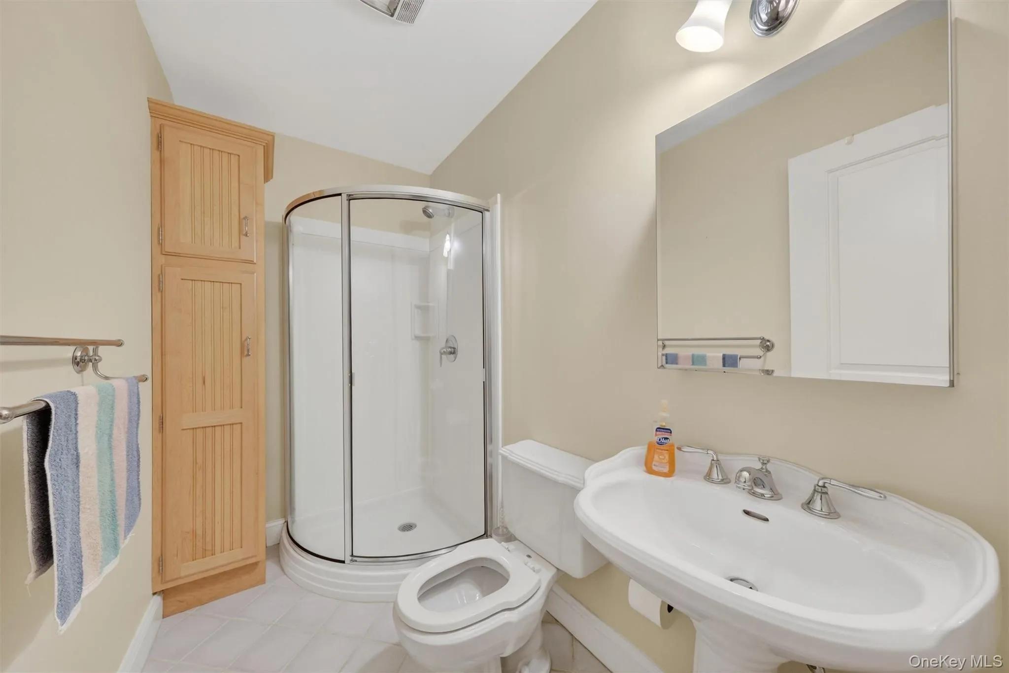 194 Vineyard Avenue, Lloyd, NY, 3 Bedrooms Bedrooms, 11 Rooms Rooms,3 BathroomsBathrooms,Residential,For Rent,Vineyard,0,984772 194 Vineyard Avenue, Lloyd, NY, 3 Bedrooms Bedrooms, 11 Rooms Rooms,3 BathroomsBathrooms,Residential,For Rent,Vineyard,0,984772