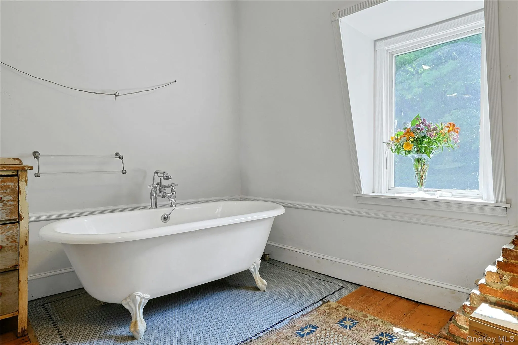 claw-foot tub claw-foot tub