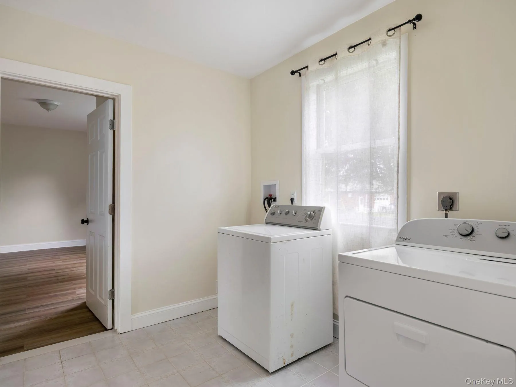 5 Shari, Marlboro, NY, 2 Bedrooms Bedrooms, 8 Rooms Rooms,1 BathroomBathrooms,Residential,For Rent,Shari,0,984783 5 Shari, Marlboro, NY, 2 Bedrooms Bedrooms, 8 Rooms Rooms,1 BathroomBathrooms,Residential,For Rent,Shari,0,984783